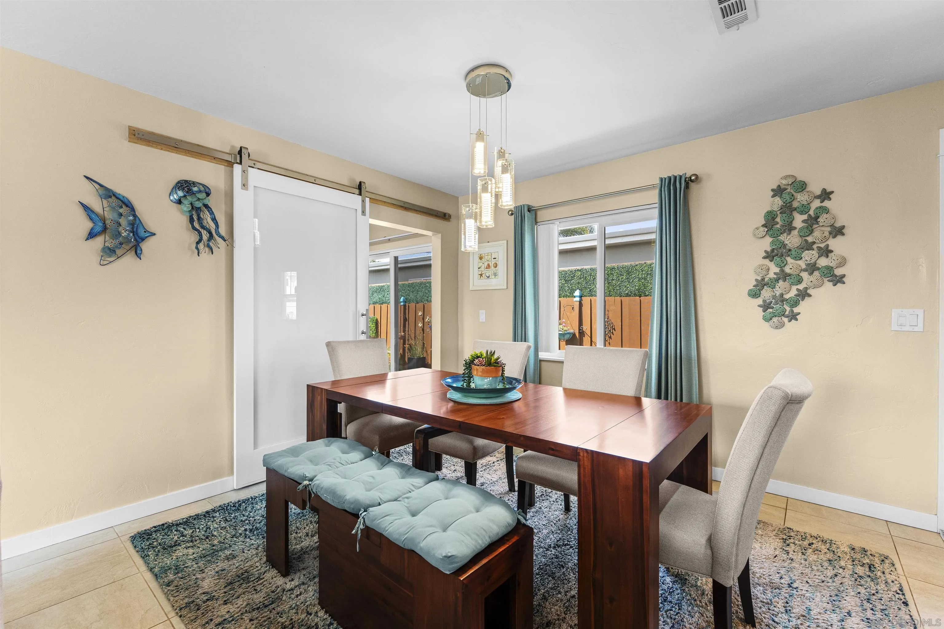 https://cdn.realtyfeed.com/cdn/127/260008048/837eac3852dea289e1b253836e3e7eee.webp