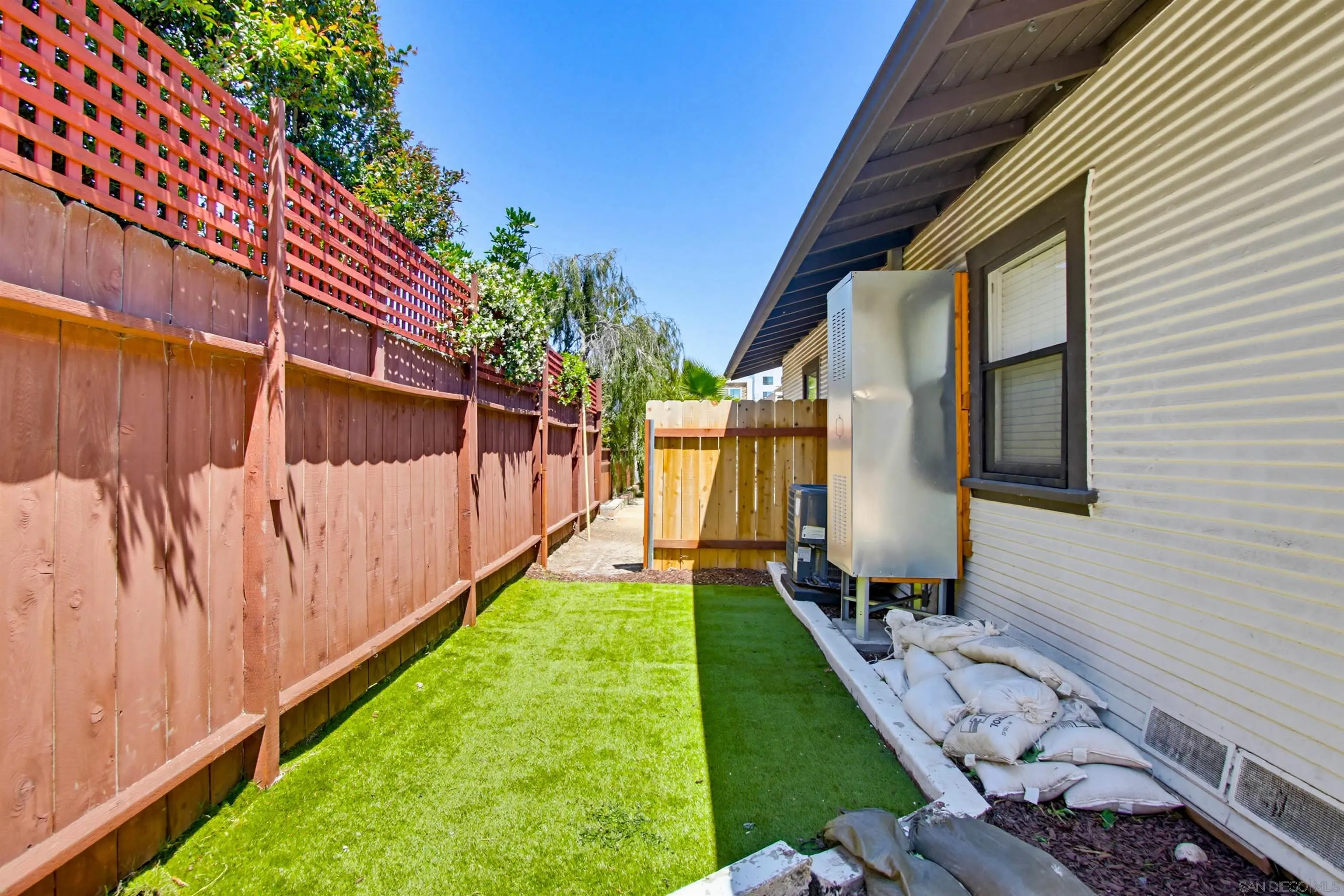 https://cdn.realtyfeed.com/cdn/127/260008049/173d0c3455df6697a6569c001b8f1c55.webp