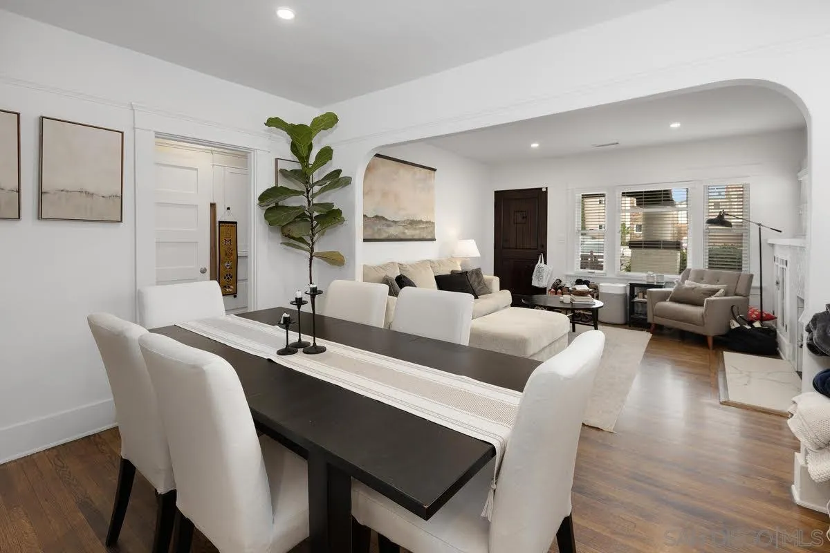 https://cdn.realtyfeed.com/cdn/127/260008049/5feba26510e56df163fb025676b98919.webp