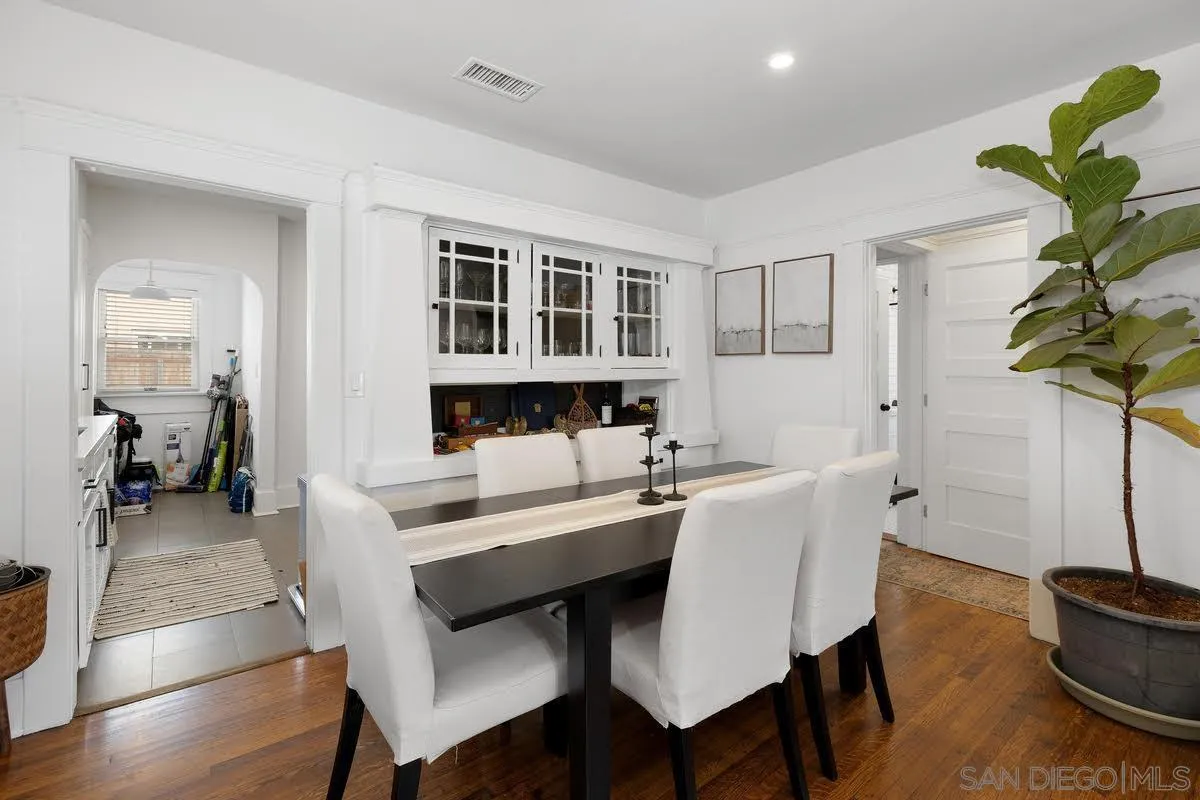 https://cdn.realtyfeed.com/cdn/127/260008049/b2f9cf9b915d6c7cab03748d595a9bf9.webp