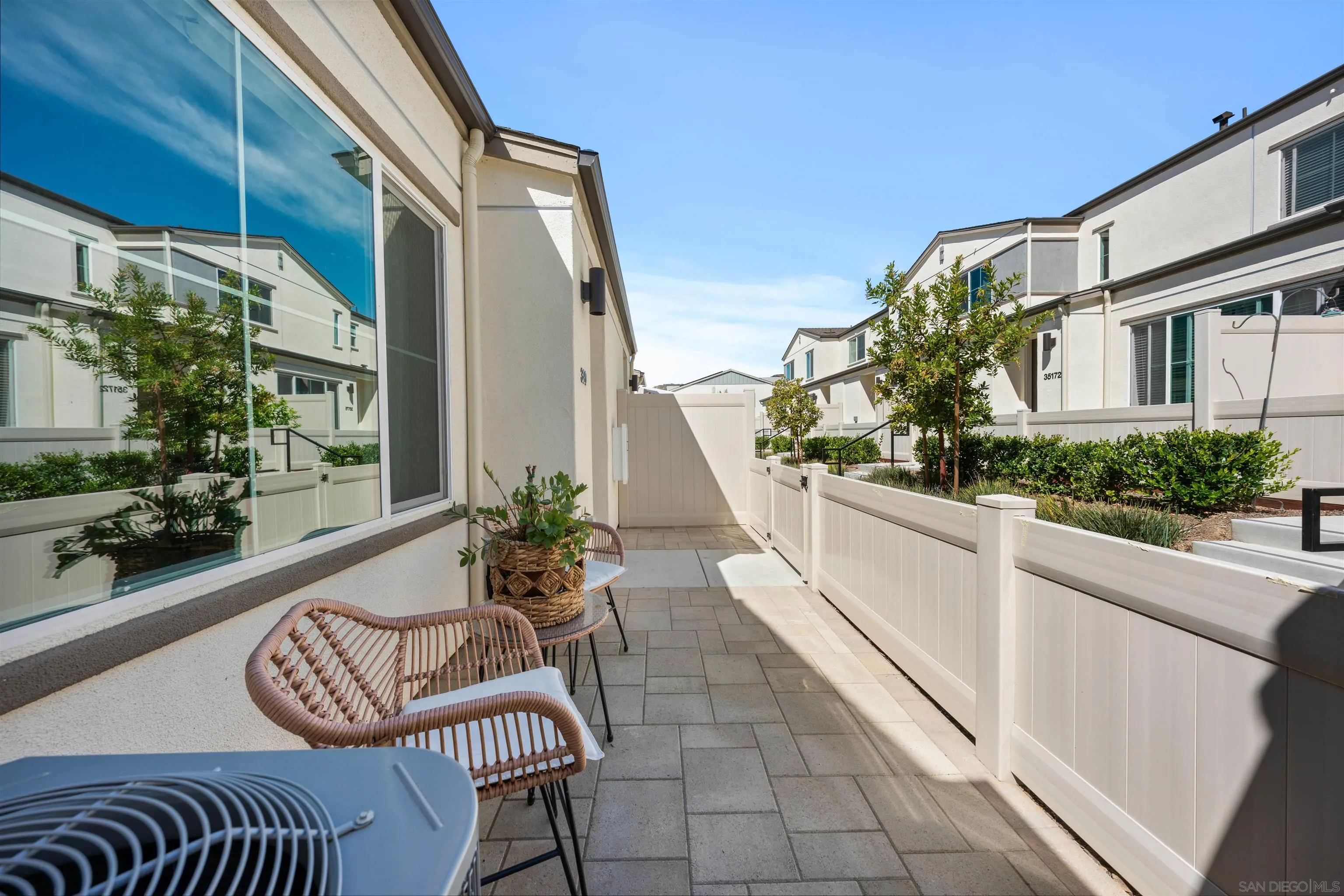 Photo #5: 260008055 Listing: Photo #5