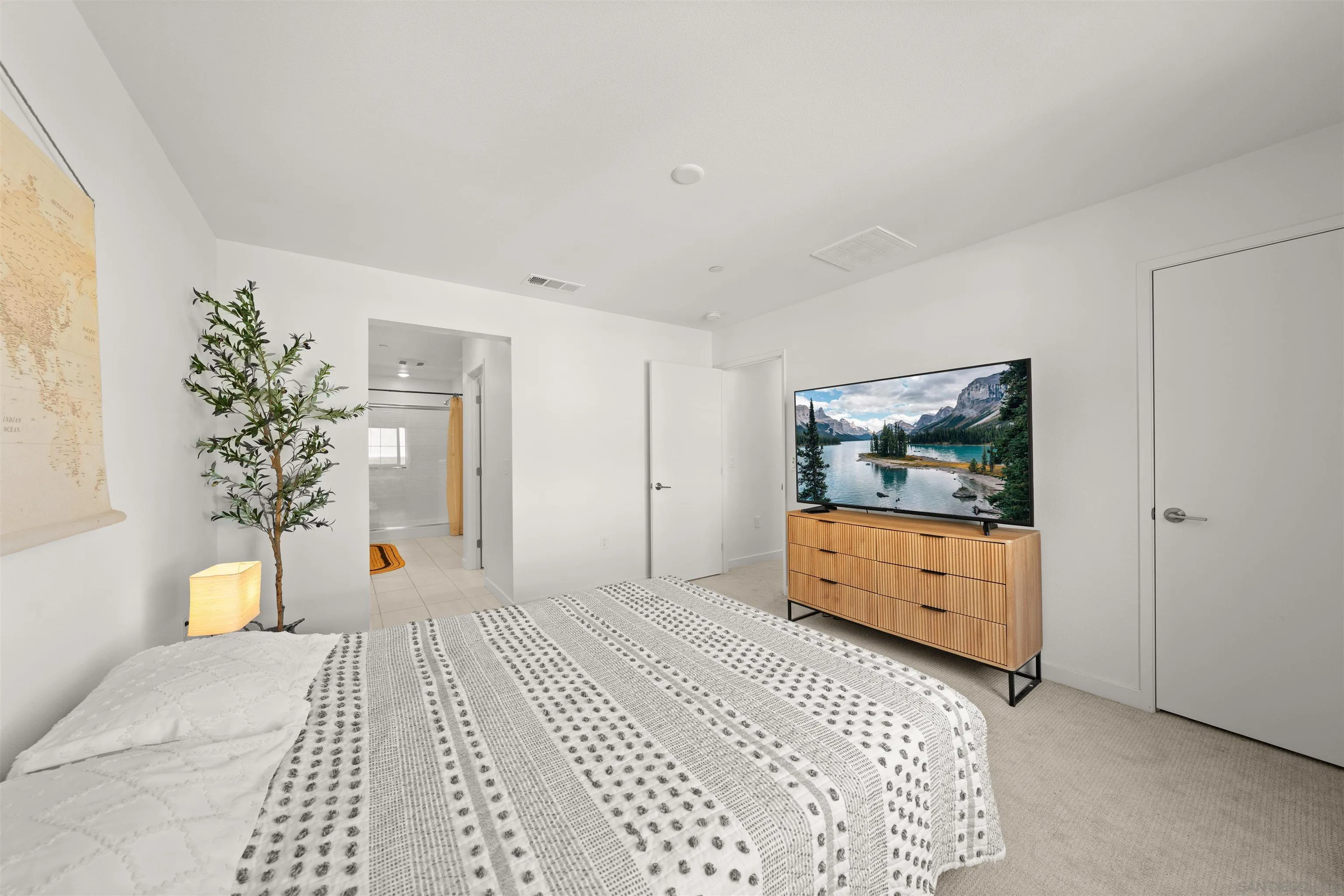 Photo #15: 260008055 Listing: Photo #15