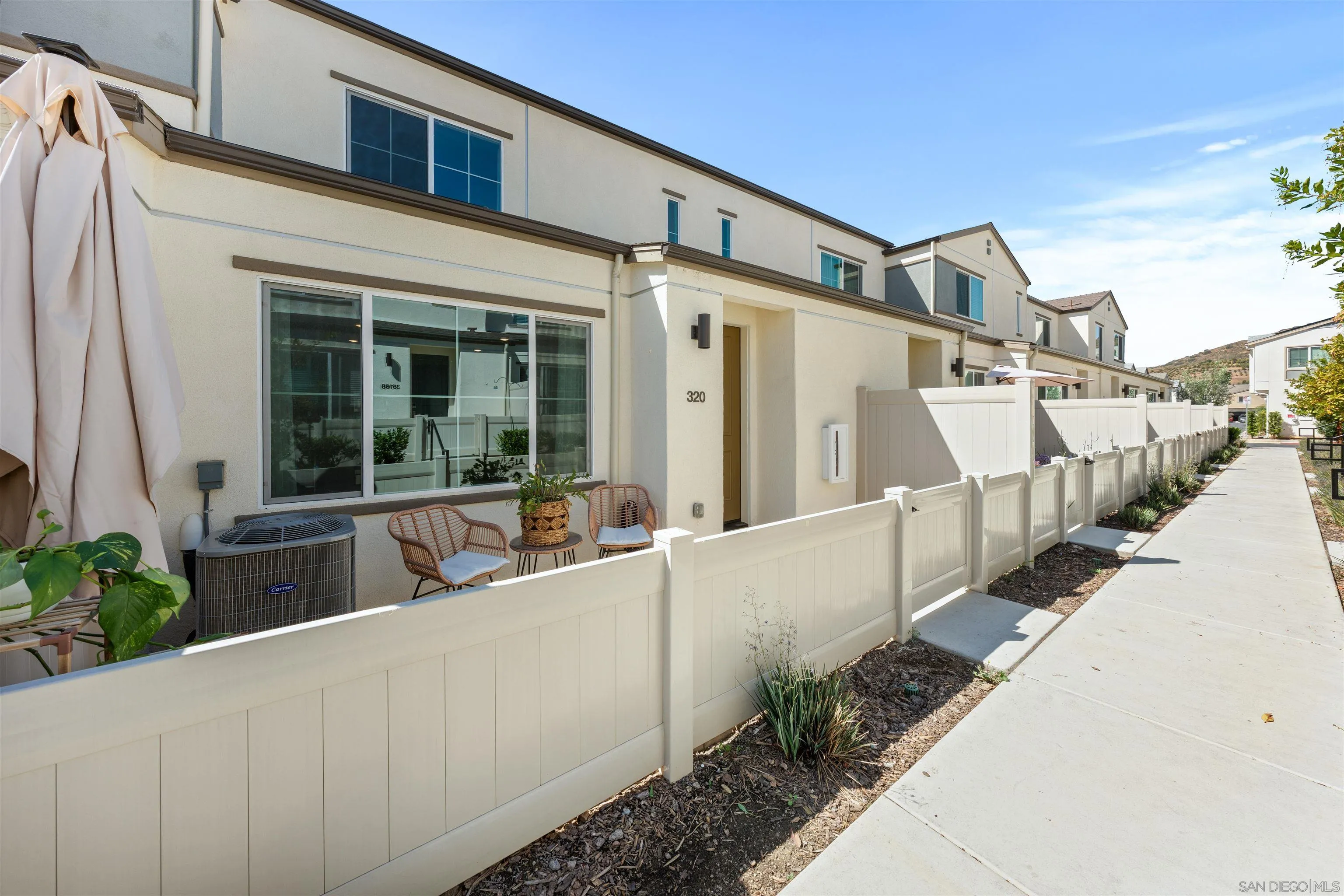 Photo #2: 260008055 Listing: Photo #2