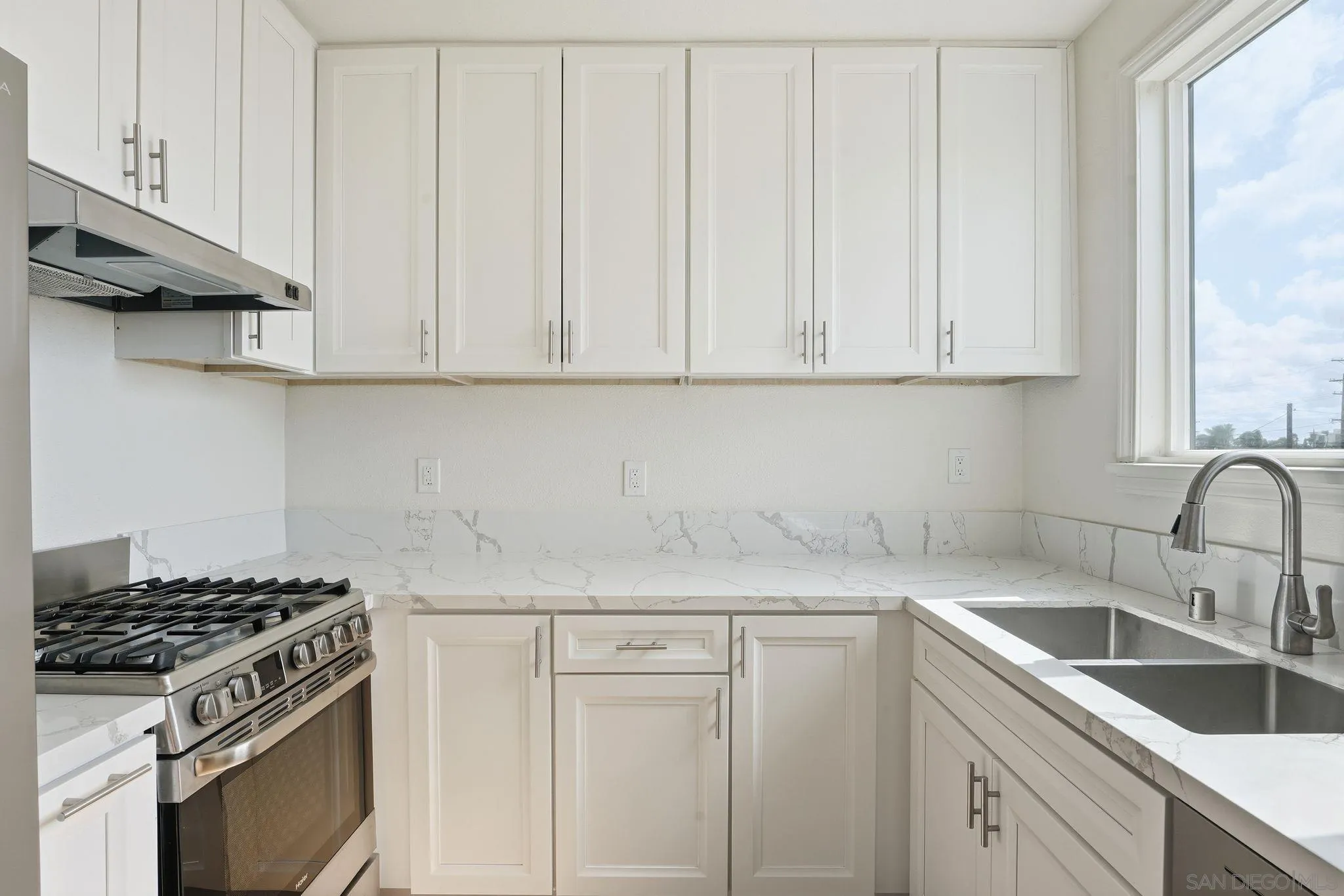 https://cdn.realtyfeed.com/cdn/127/260008057/82f10b43c07945d27e05614447280503.webp