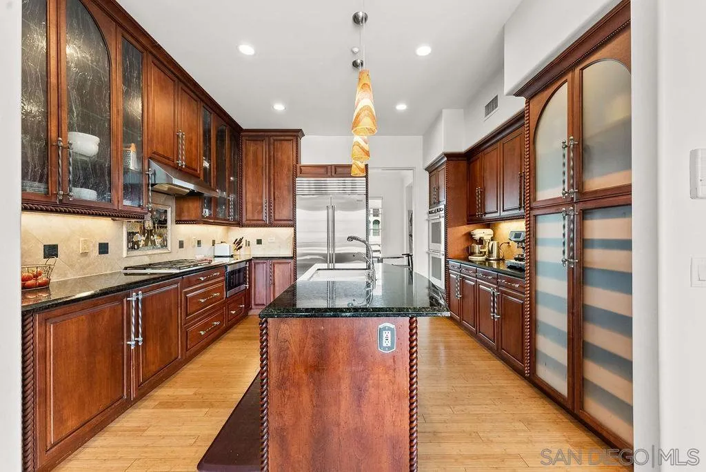 Photo #12: 260008058 Listing: Photo #12