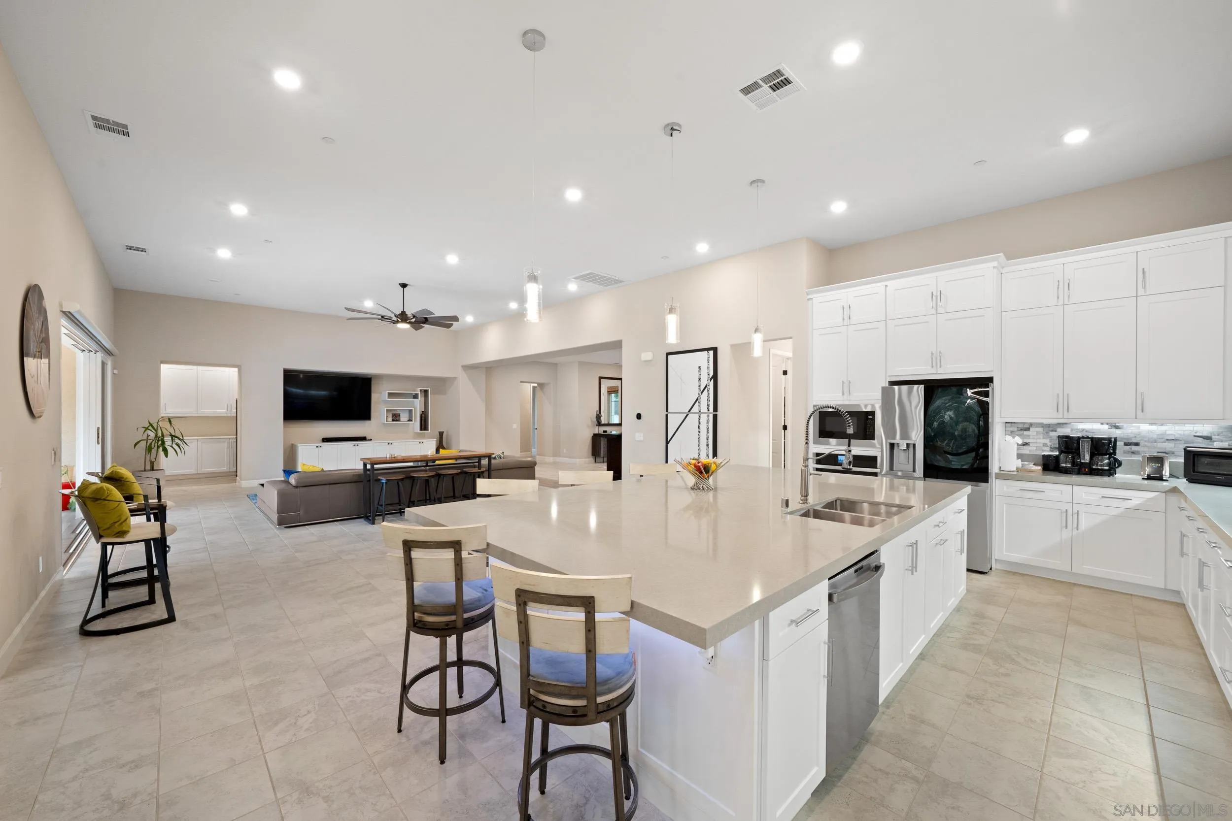 https://cdn.realtyfeed.com/cdn/127/260008059/269b707280878334cd0a414233196870.webp