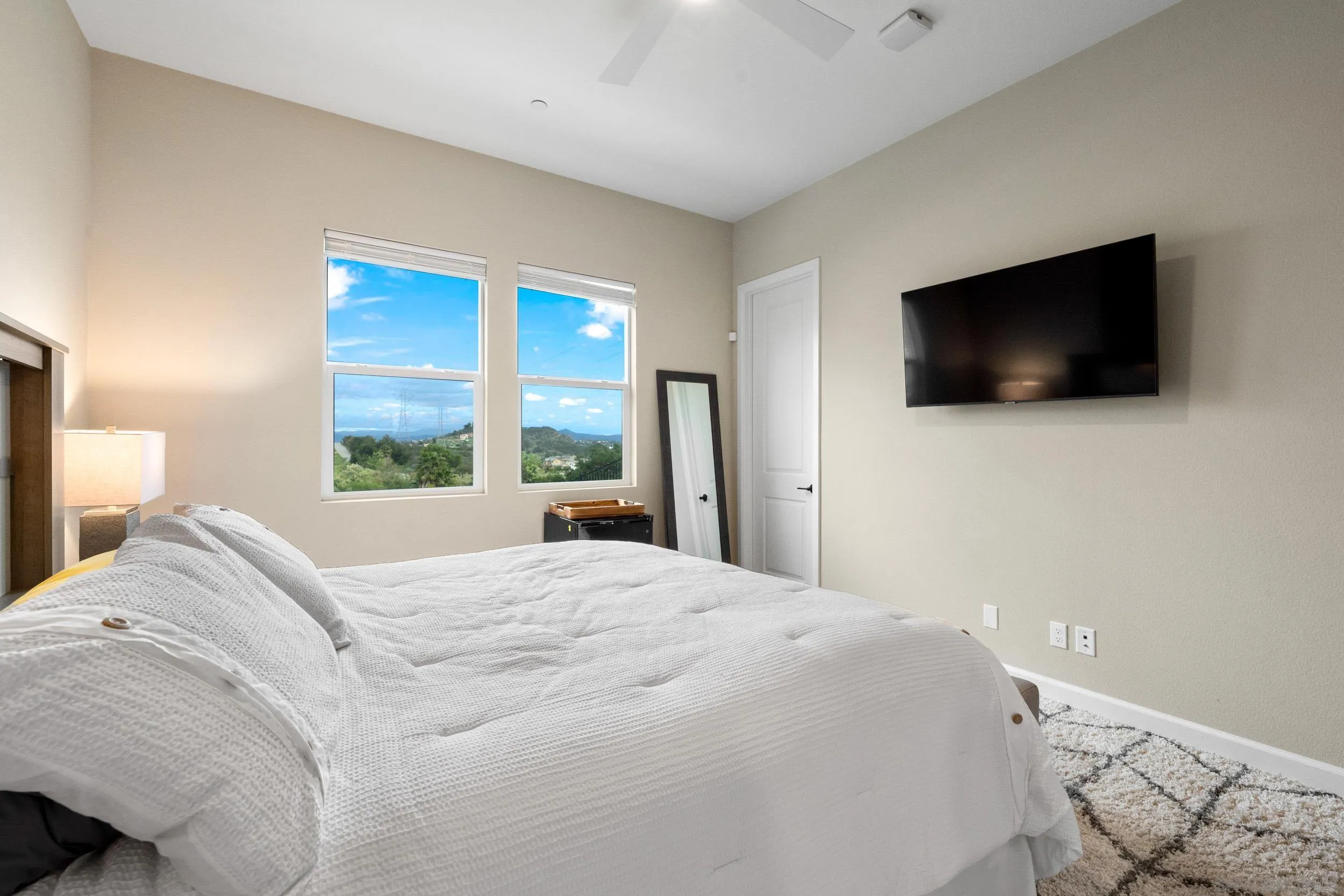 https://cdn.realtyfeed.com/cdn/127/260008059/4b259b0f475f32cb7d4fee3a4d243590.webp