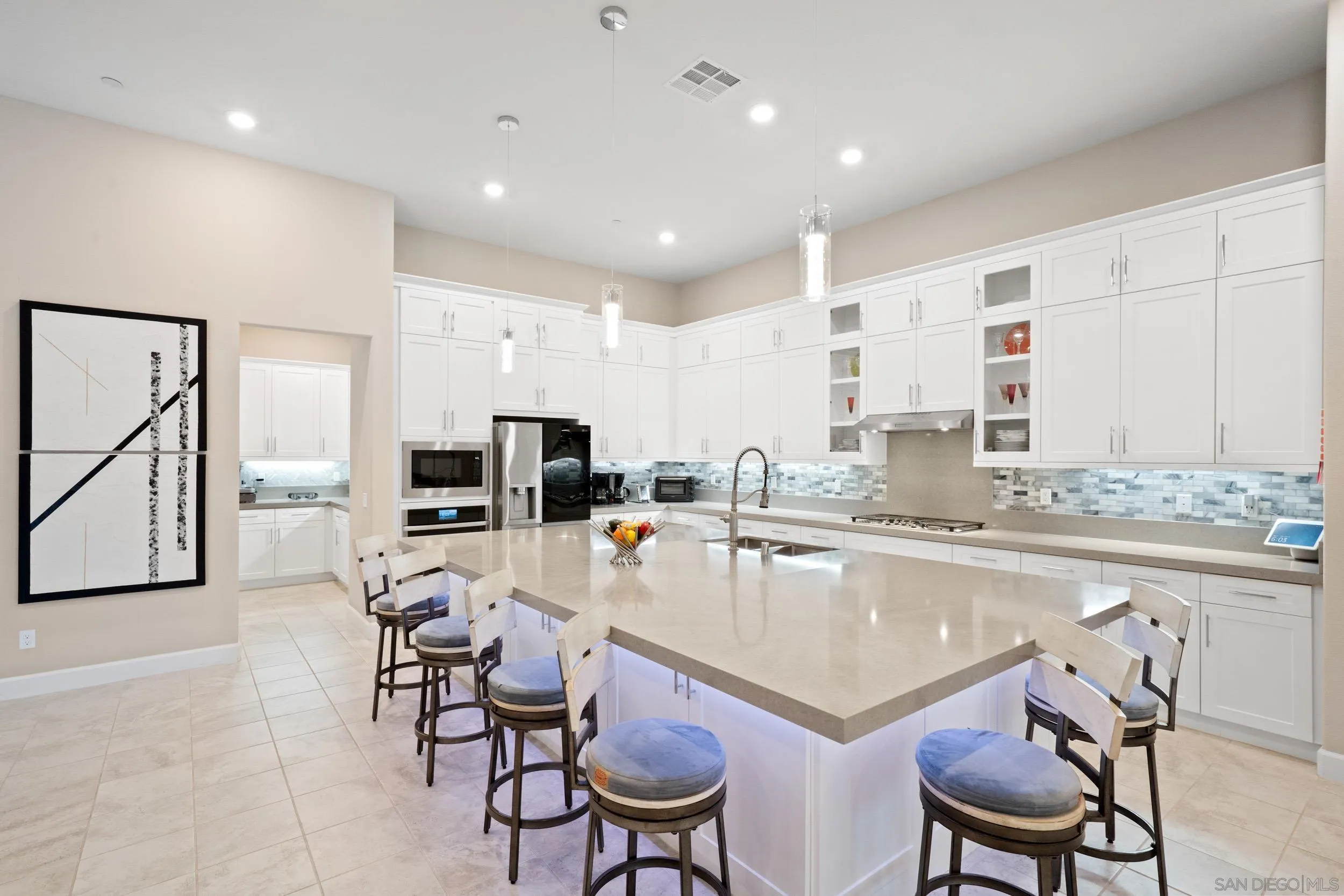 https://cdn.realtyfeed.com/cdn/127/260008059/8251bb523cf39ca19497cd41dc7c6219.webp