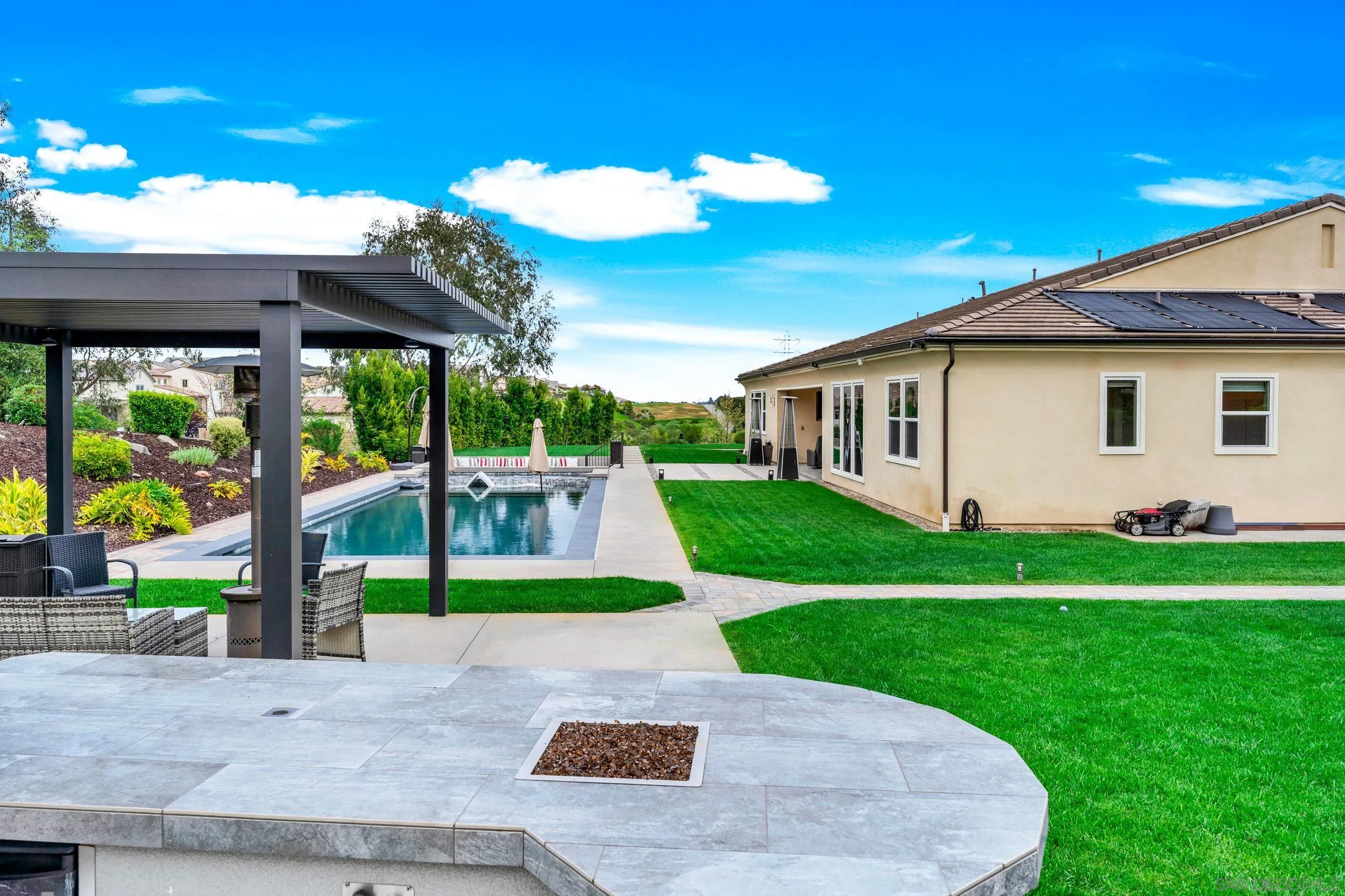 https://cdn.realtyfeed.com/cdn/127/260008059/93d6c7166608c2b792b7ab10b8666ca3.webp