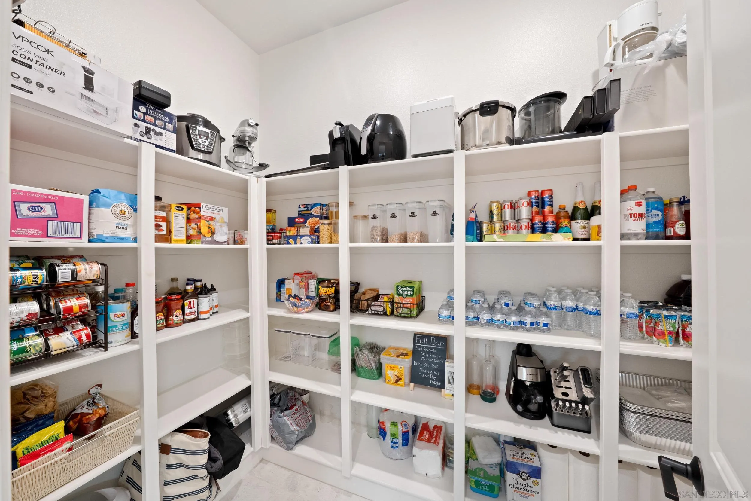 https://cdn.realtyfeed.com/cdn/127/260008059/df8562523828939632e465d5e590b6a9.webp