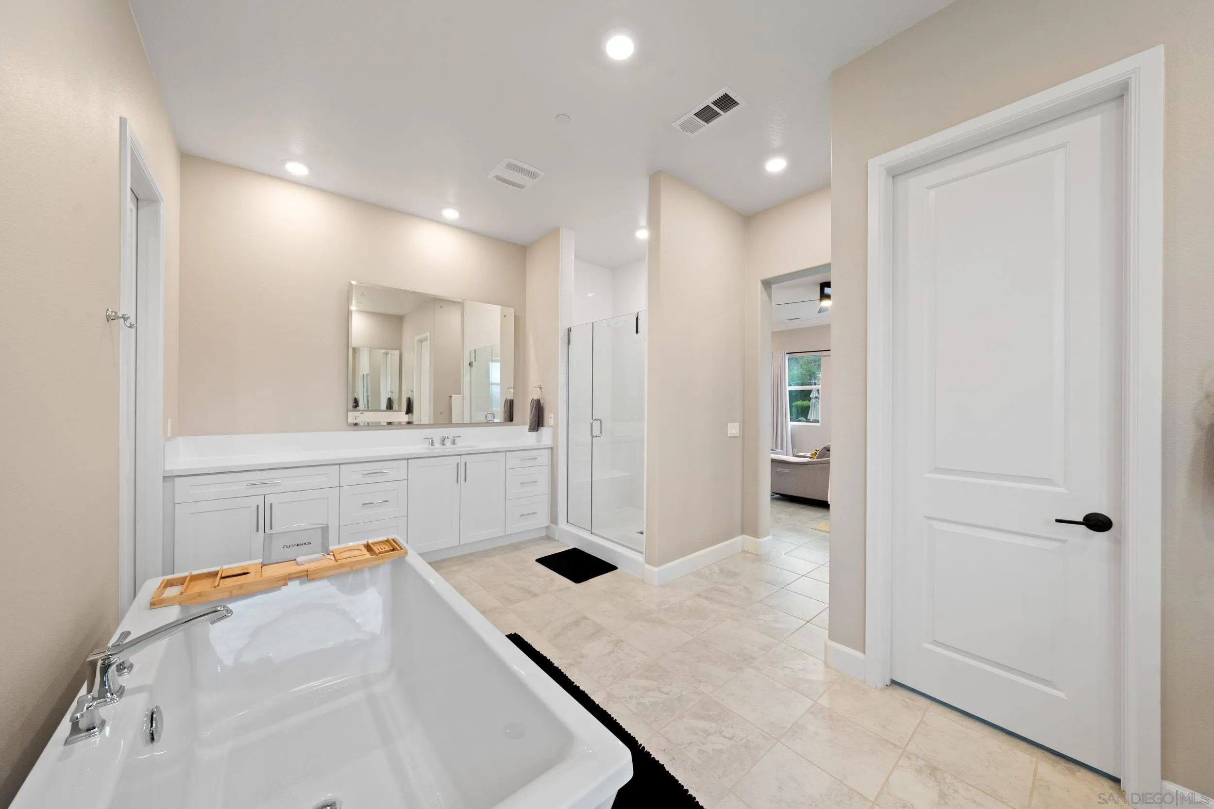 https://cdn.realtyfeed.com/cdn/127/260008059/f281f497c3f12bb2c260eb0046f8f3bb.webp