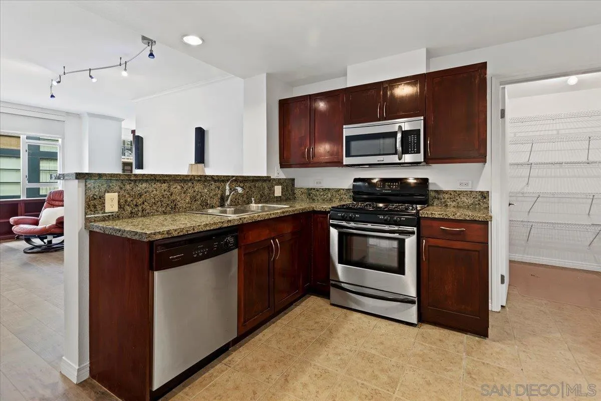 Photo #11: 260008060 Listing: Photo #11