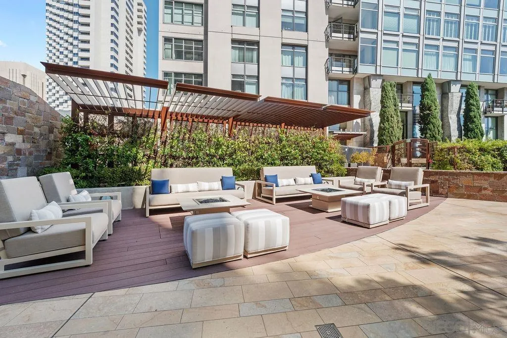 https://cdn.realtyfeed.com/cdn/127/260008066/10262940338b51d787f0e676ff6973ae.webp