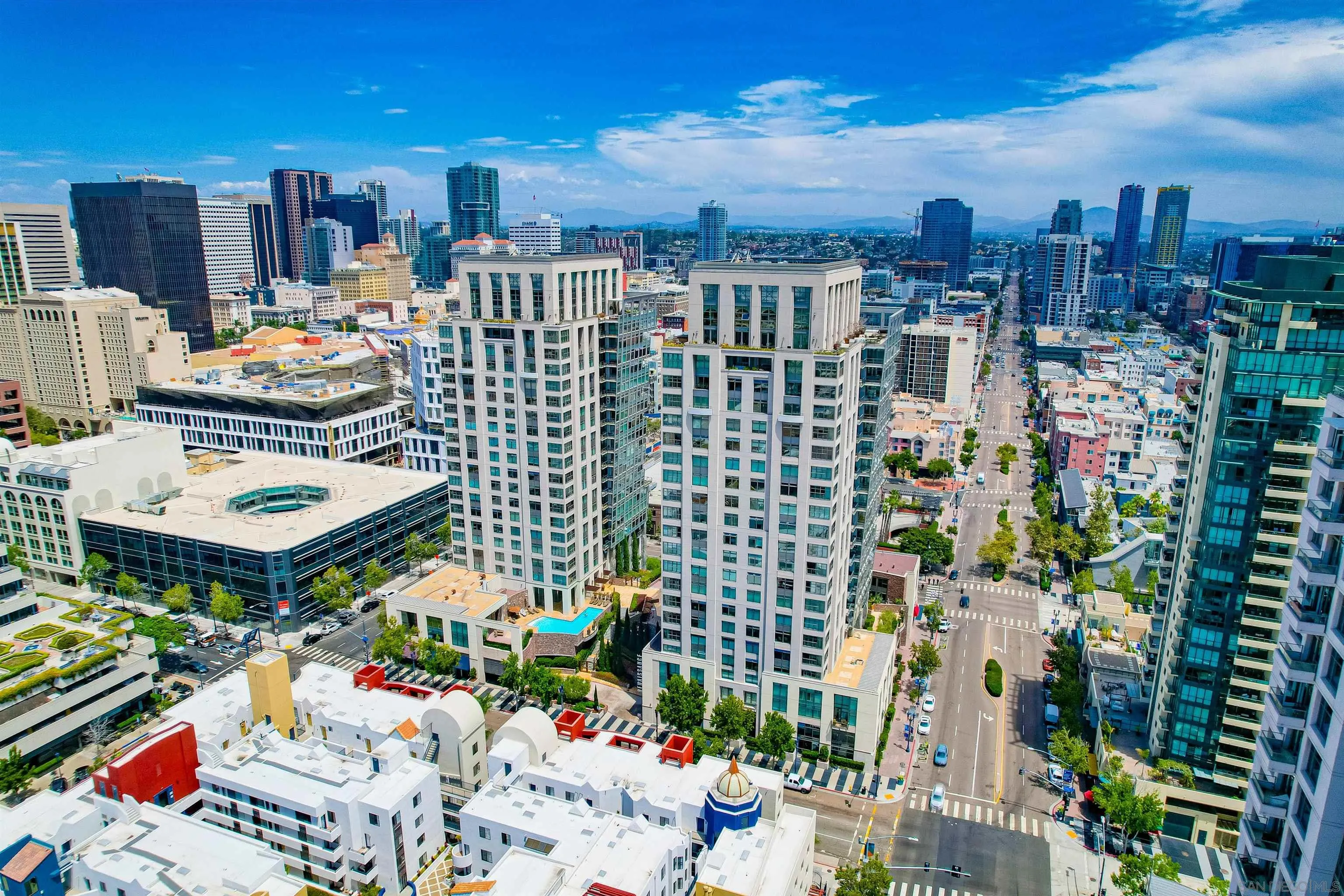 https://cdn.realtyfeed.com/cdn/127/260008066/2a712bad408394495502a2fb67bd39e3.webp