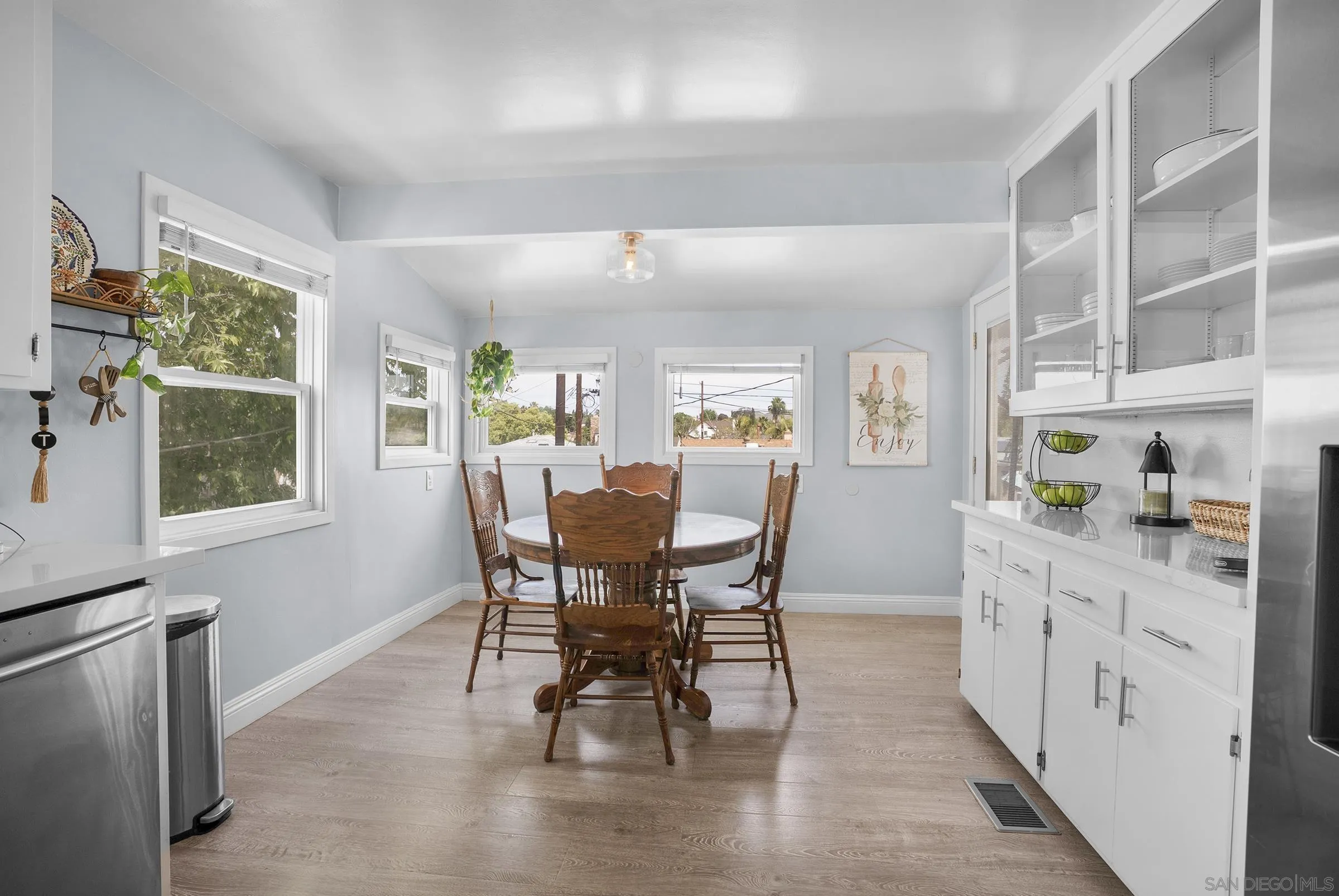 https://cdn.realtyfeed.com/cdn/127/260008067/fbd87f39c0411ee8416600901b681310.webp