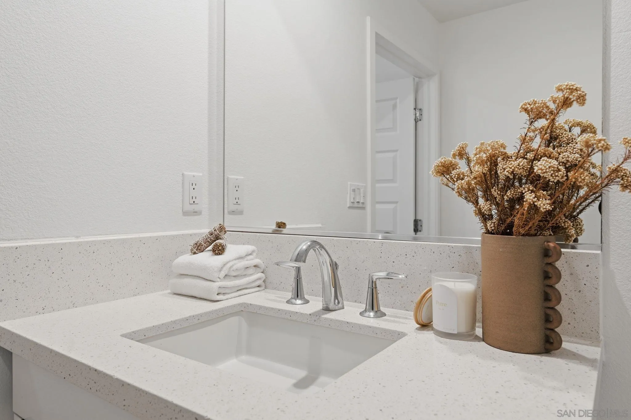 Photo #8: 260008068 Listing: Photo #8