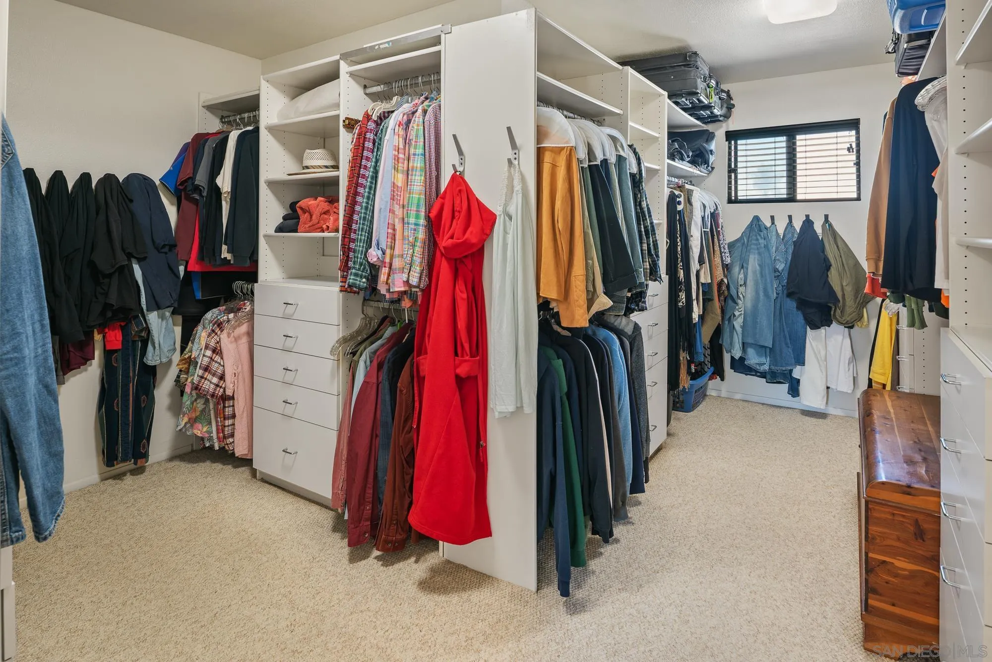https://cdn.realtyfeed.com/cdn/127/260008071/2d0f5308983a959c3142bac374845ac2.webp