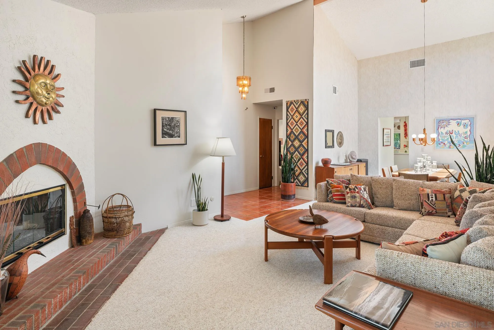https://cdn.realtyfeed.com/cdn/127/260008071/4f27c5513d7be8c86e9afaf280a419f1.webp