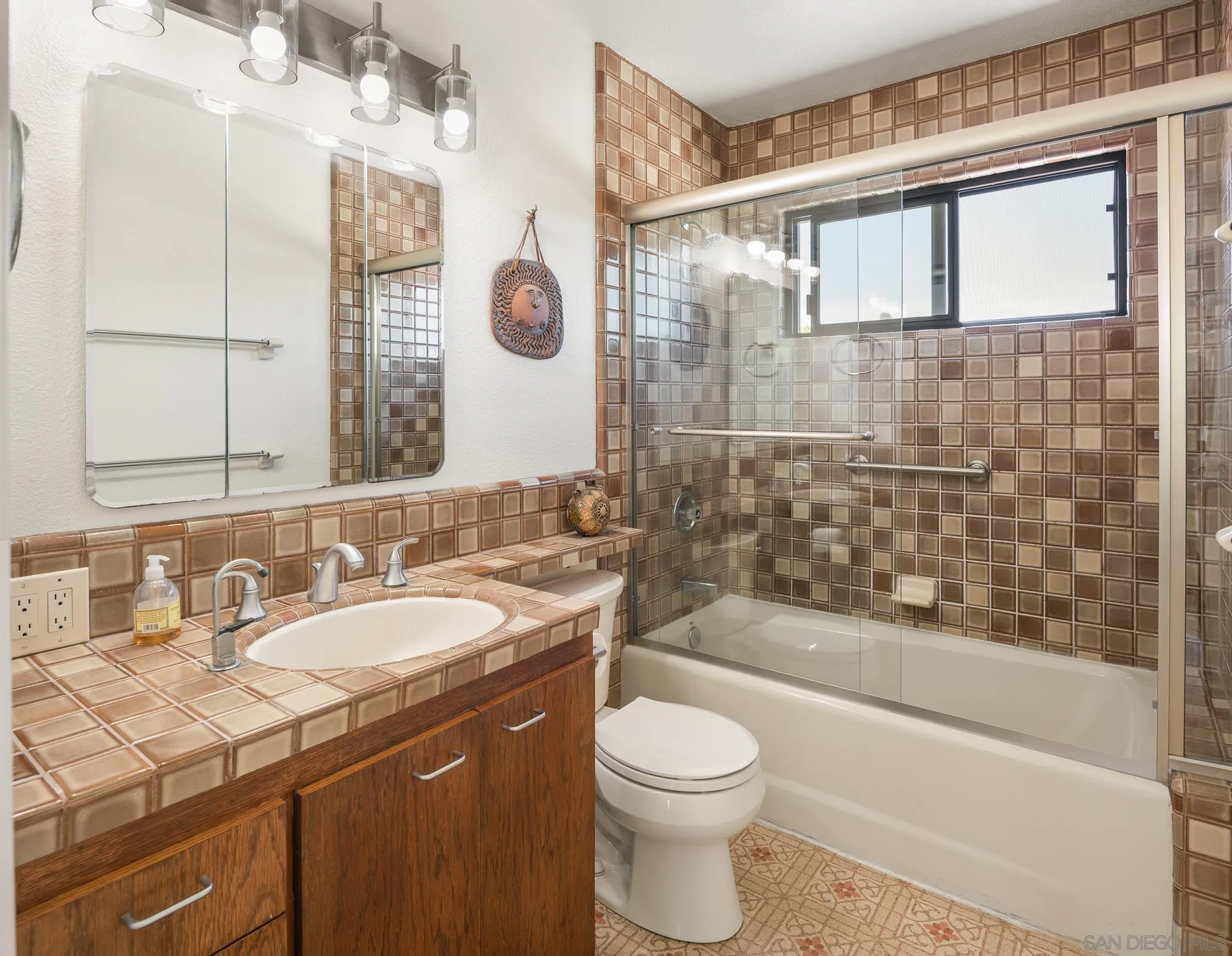 https://cdn.realtyfeed.com/cdn/127/260008071/e2454e0dfb2bce8912277034f5e5fb07.webp