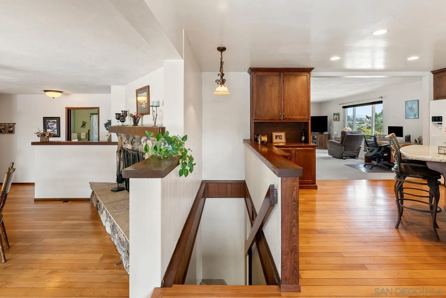 https://cdn.realtyfeed.com/cdn/127/260008078/21b2db066996252a74c6f30765968ca8.webp