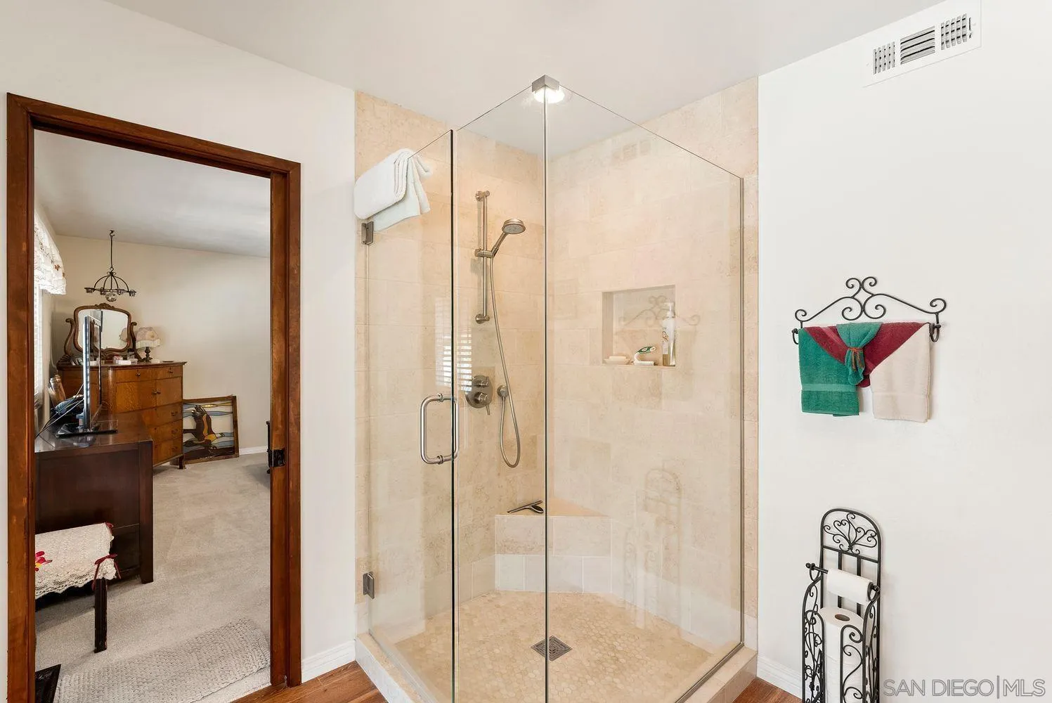 https://cdn.realtyfeed.com/cdn/127/260008078/86f8b3cbb8391e302fb2855c3d93eda3.webp