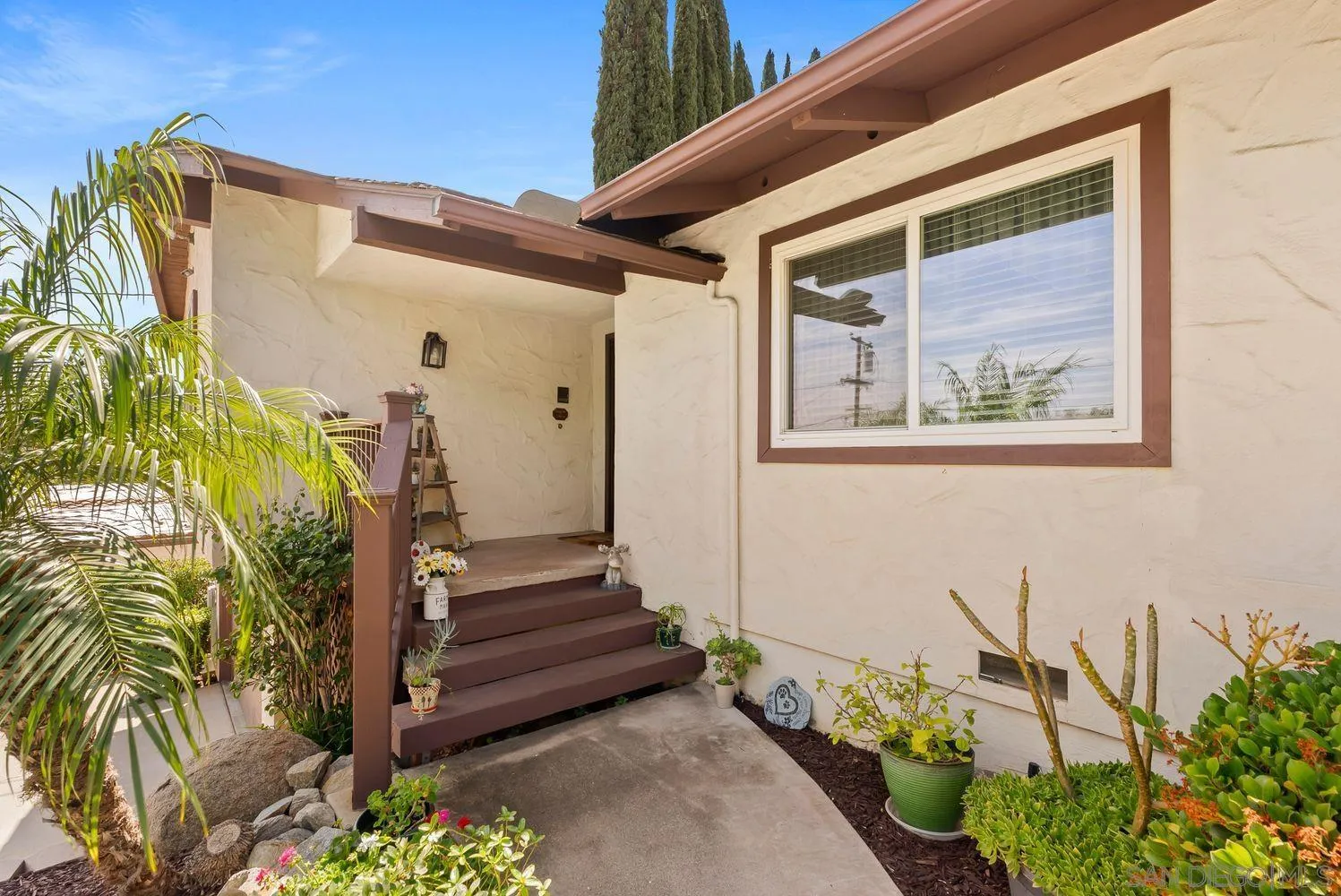 https://cdn.realtyfeed.com/cdn/127/260008078/9fe8d14f7120ffbd05725b8c1a43469a.webp