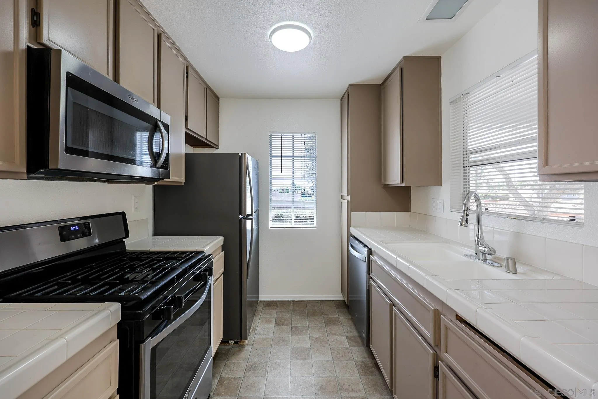 https://cdn.realtyfeed.com/cdn/127/260008081/3afec1117d7ff78da991aab517ad88ea.webp