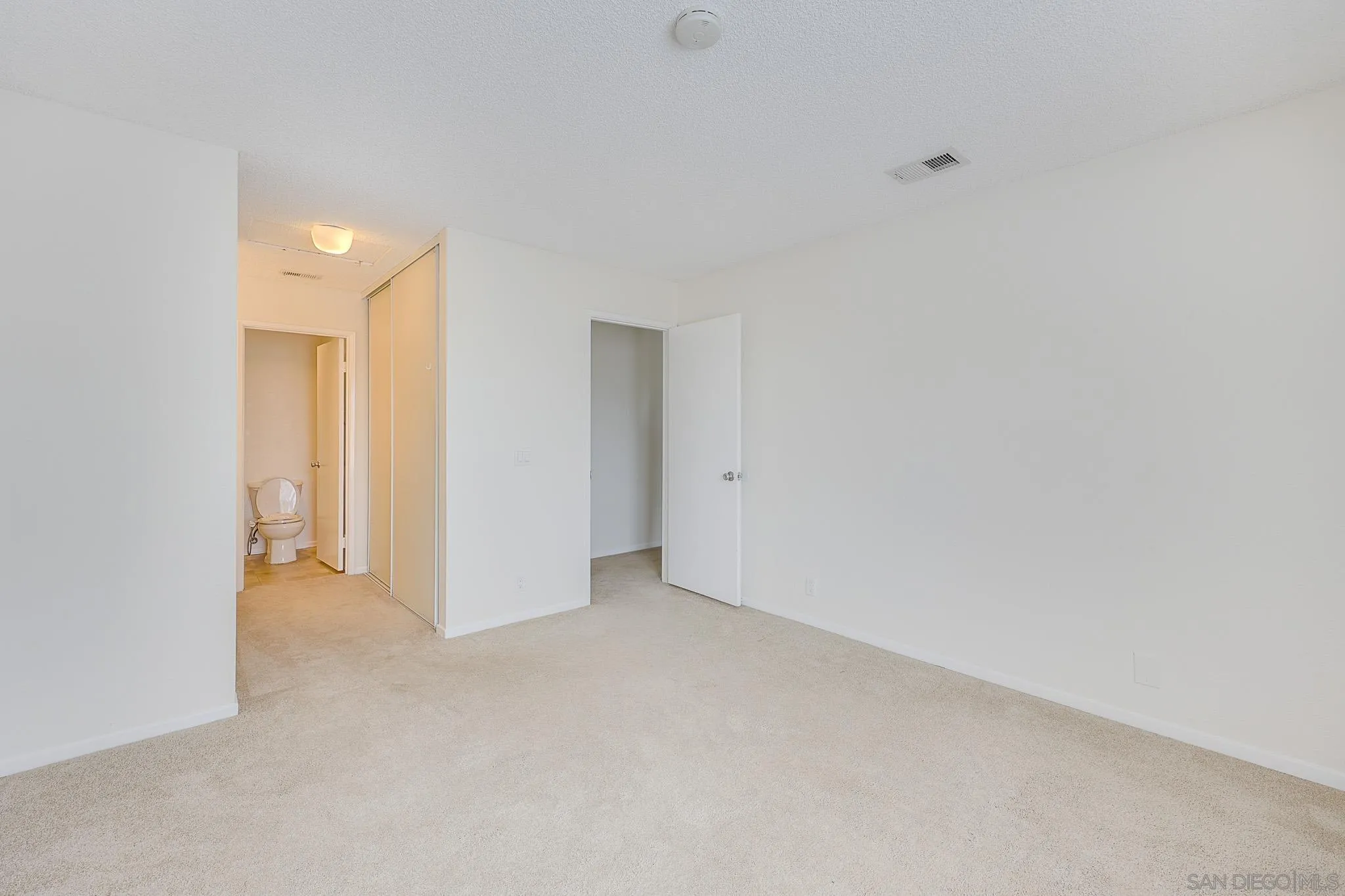 https://cdn.realtyfeed.com/cdn/127/260008081/5b0456d50d721832f31e9fbe5321c8cc.webp
