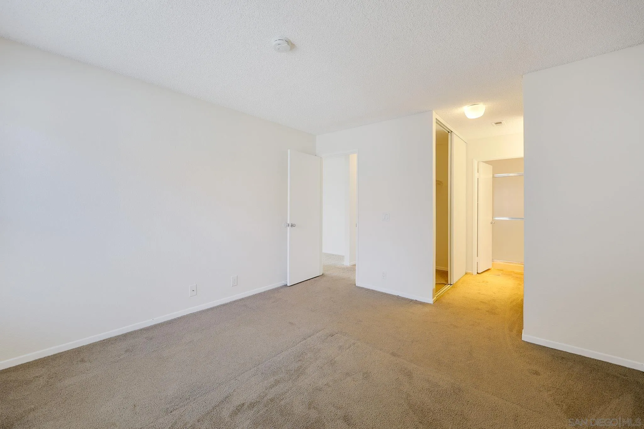 https://cdn.realtyfeed.com/cdn/127/260008081/750bf478b95146624b4f97918fd03c5e.webp