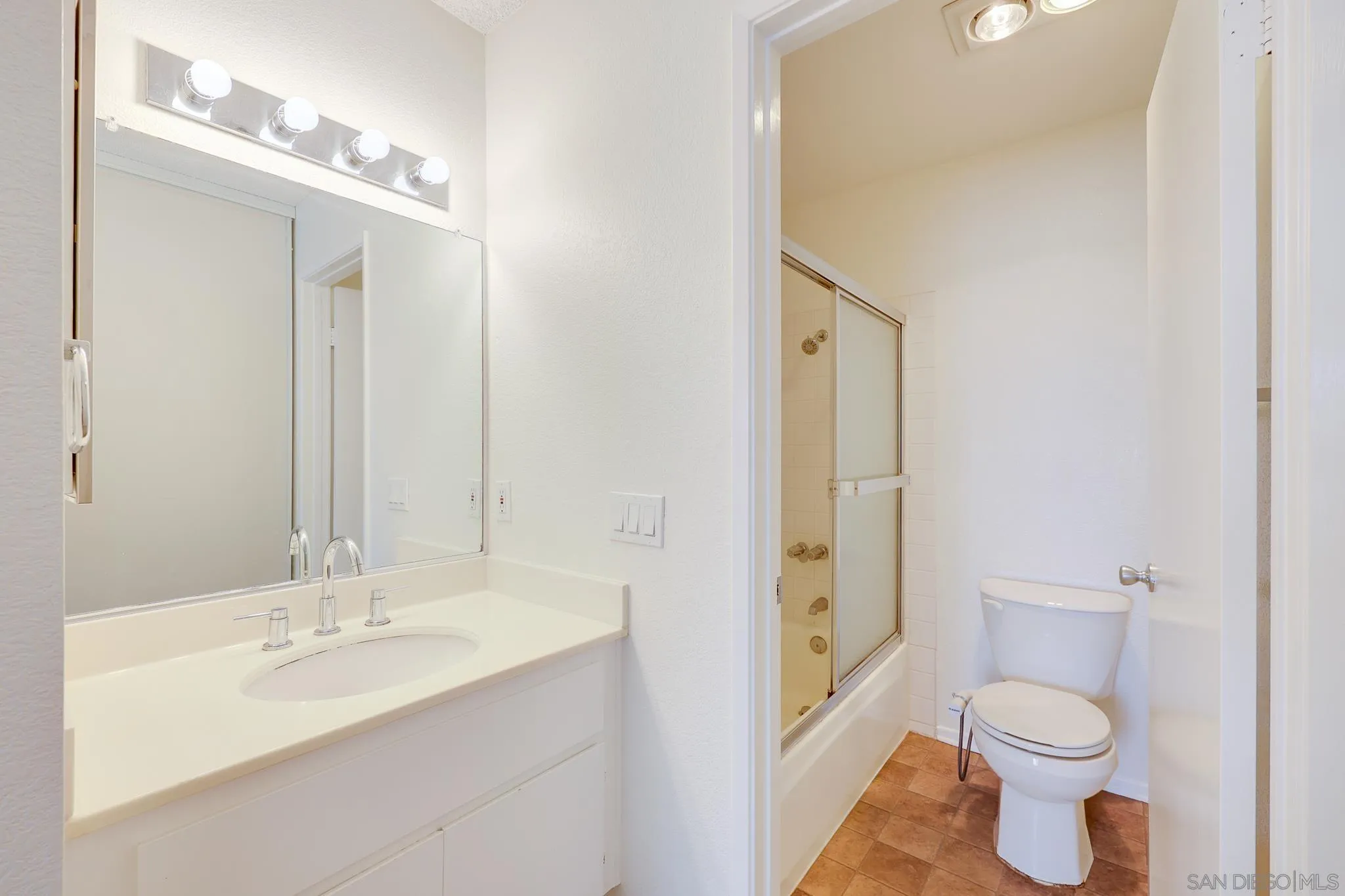 https://cdn.realtyfeed.com/cdn/127/260008081/8eb38134921acc406efa353ed939522f.webp