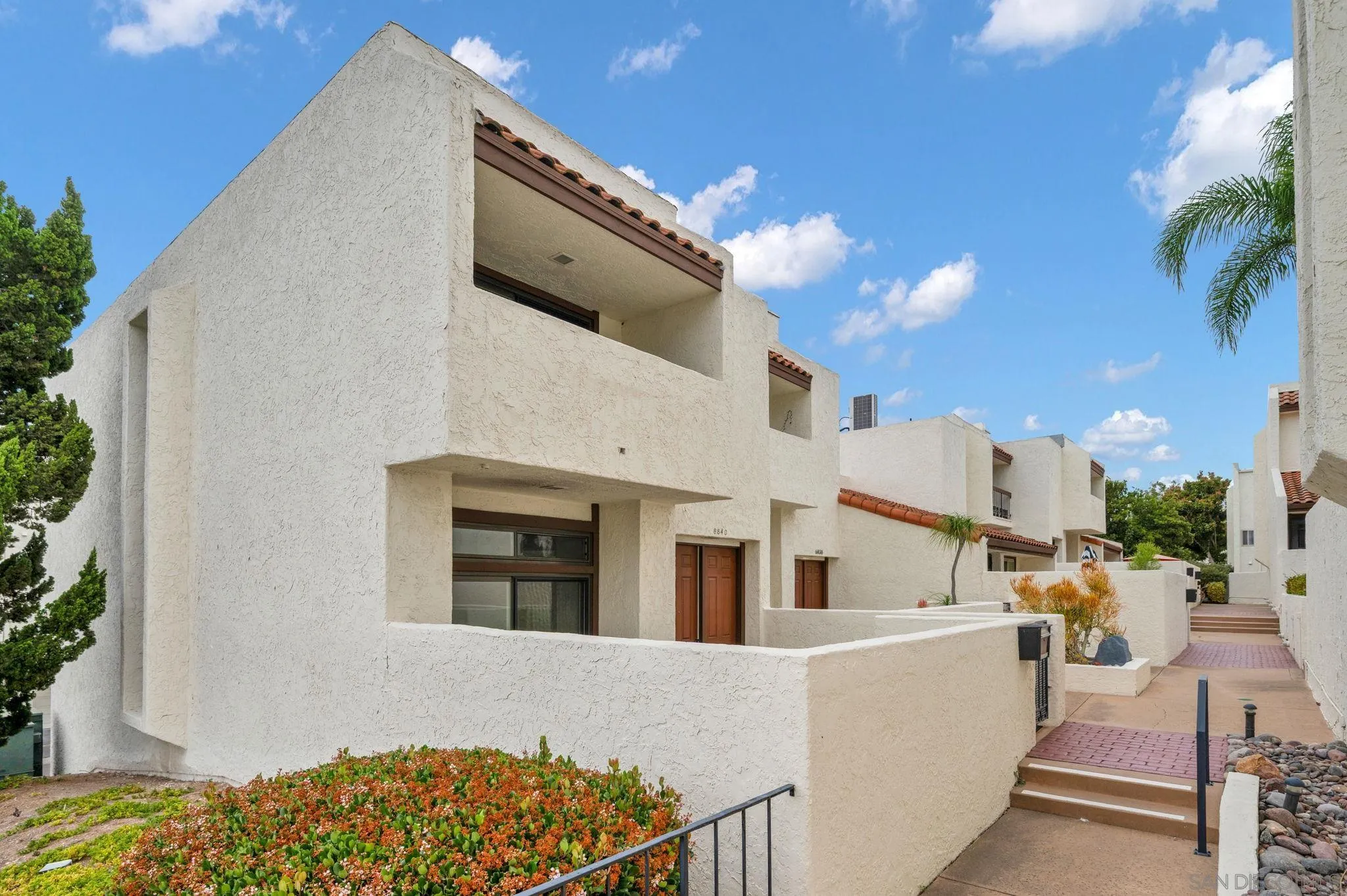 Photo #1: 260008082 Listing: Photo #1