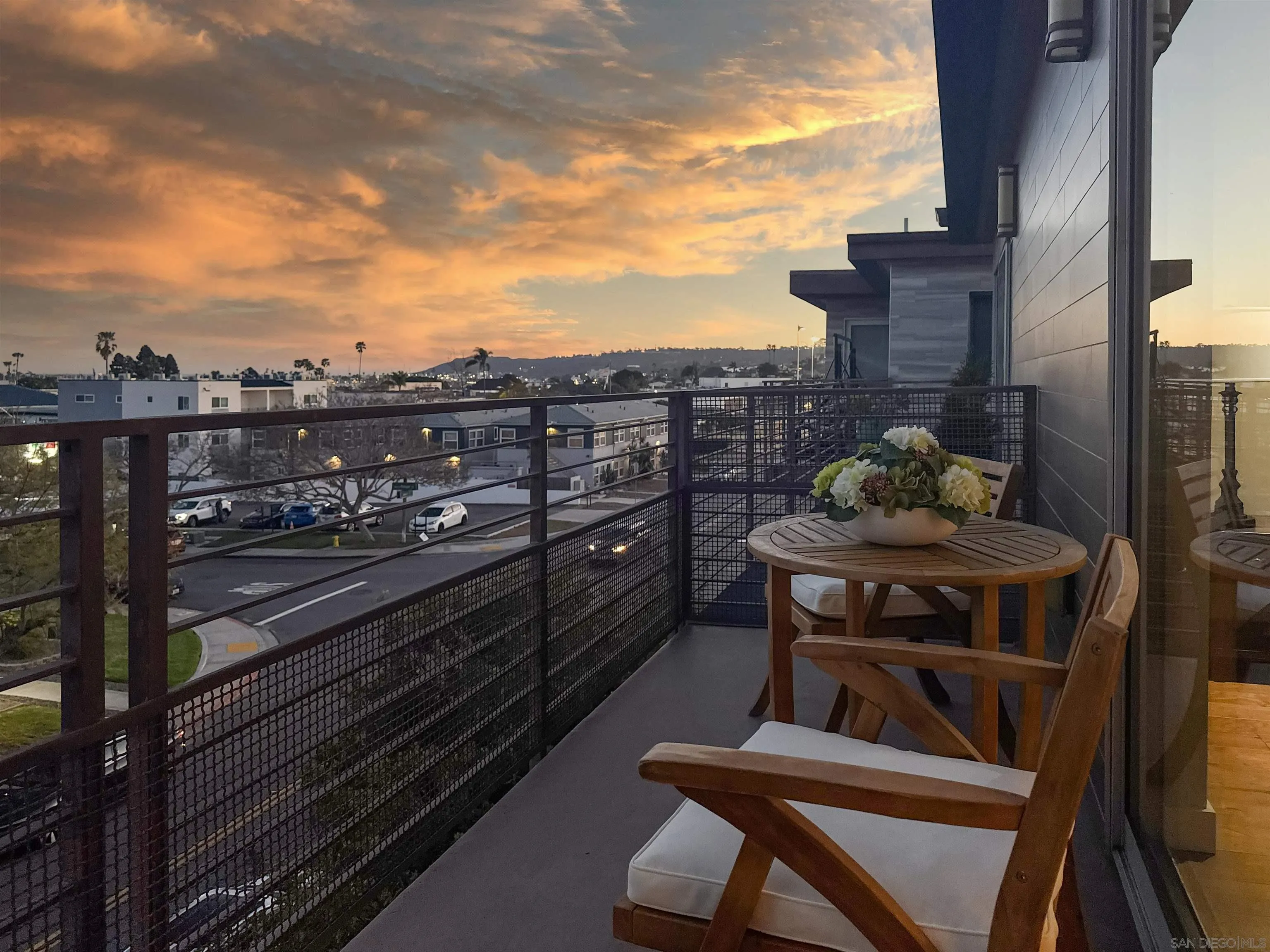 Photo #2: 260008083 Listing: Photo #2