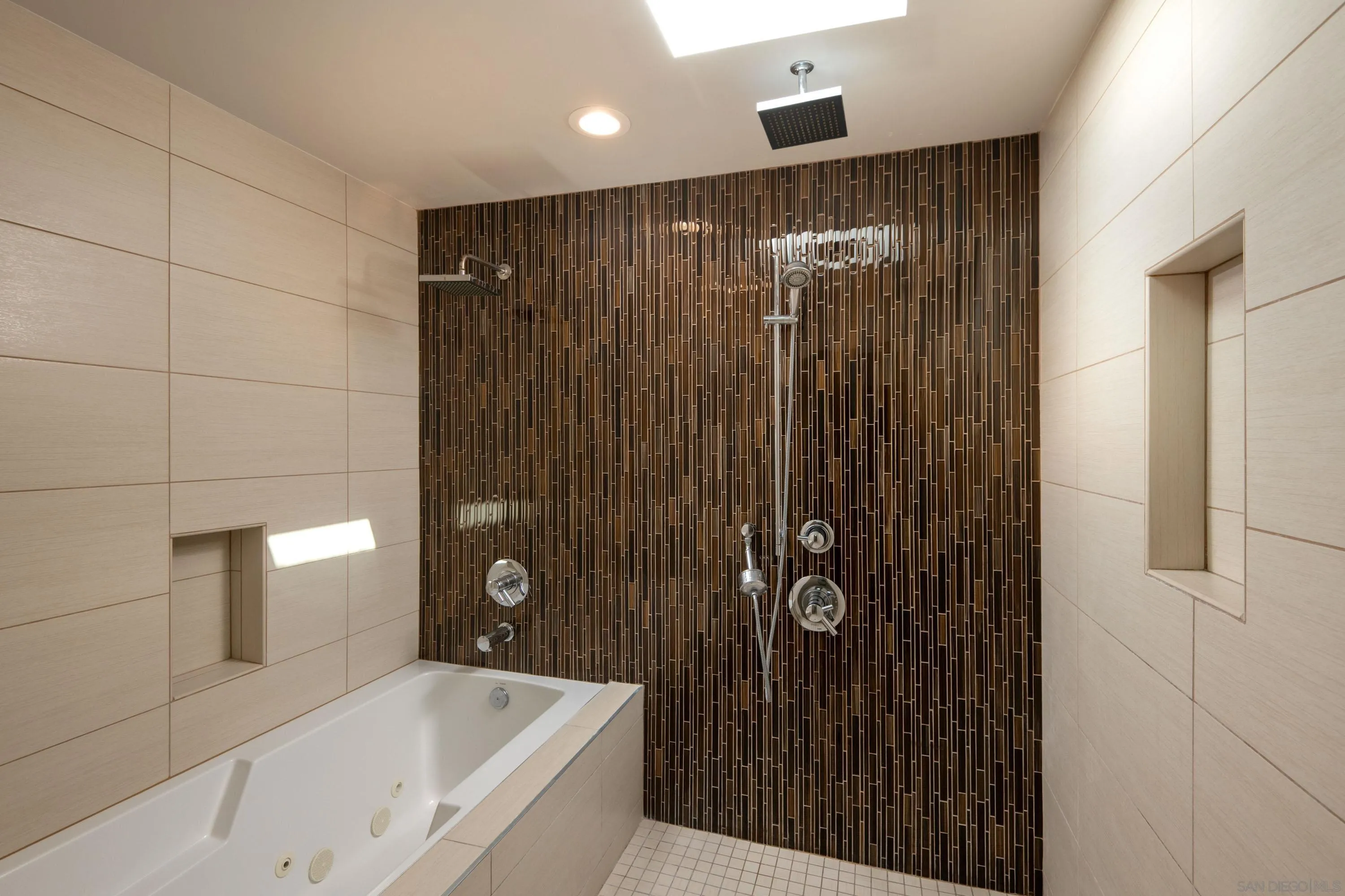 Photo #11: 260008083 Listing: Photo #11