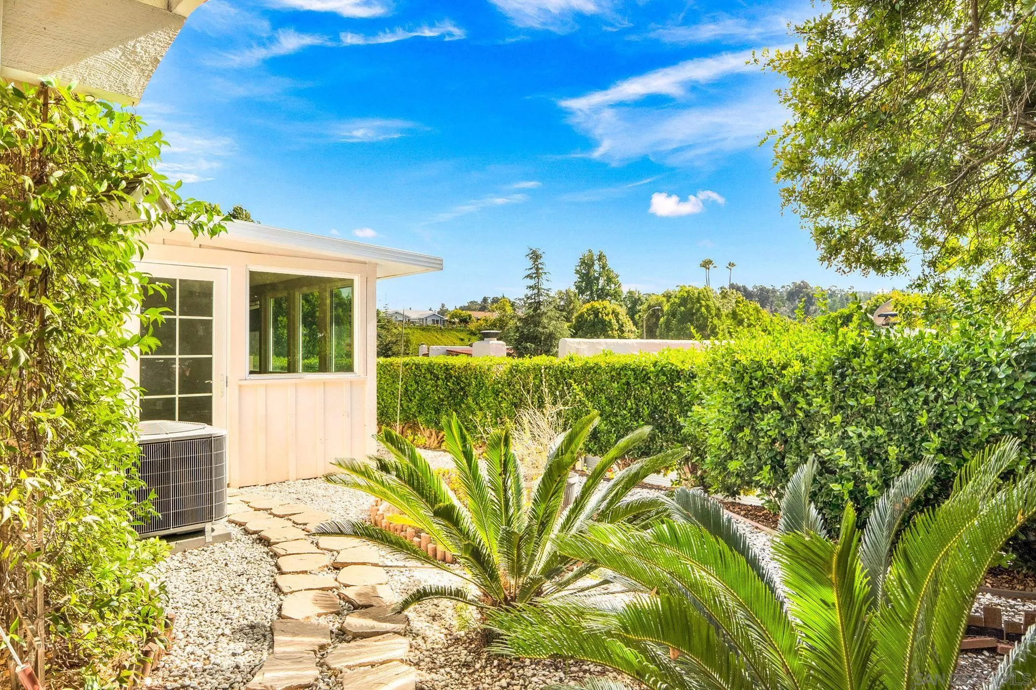 https://cdn.realtyfeed.com/cdn/127/260008087/5bc36976ab787933b8935b187cf58dd0.webp