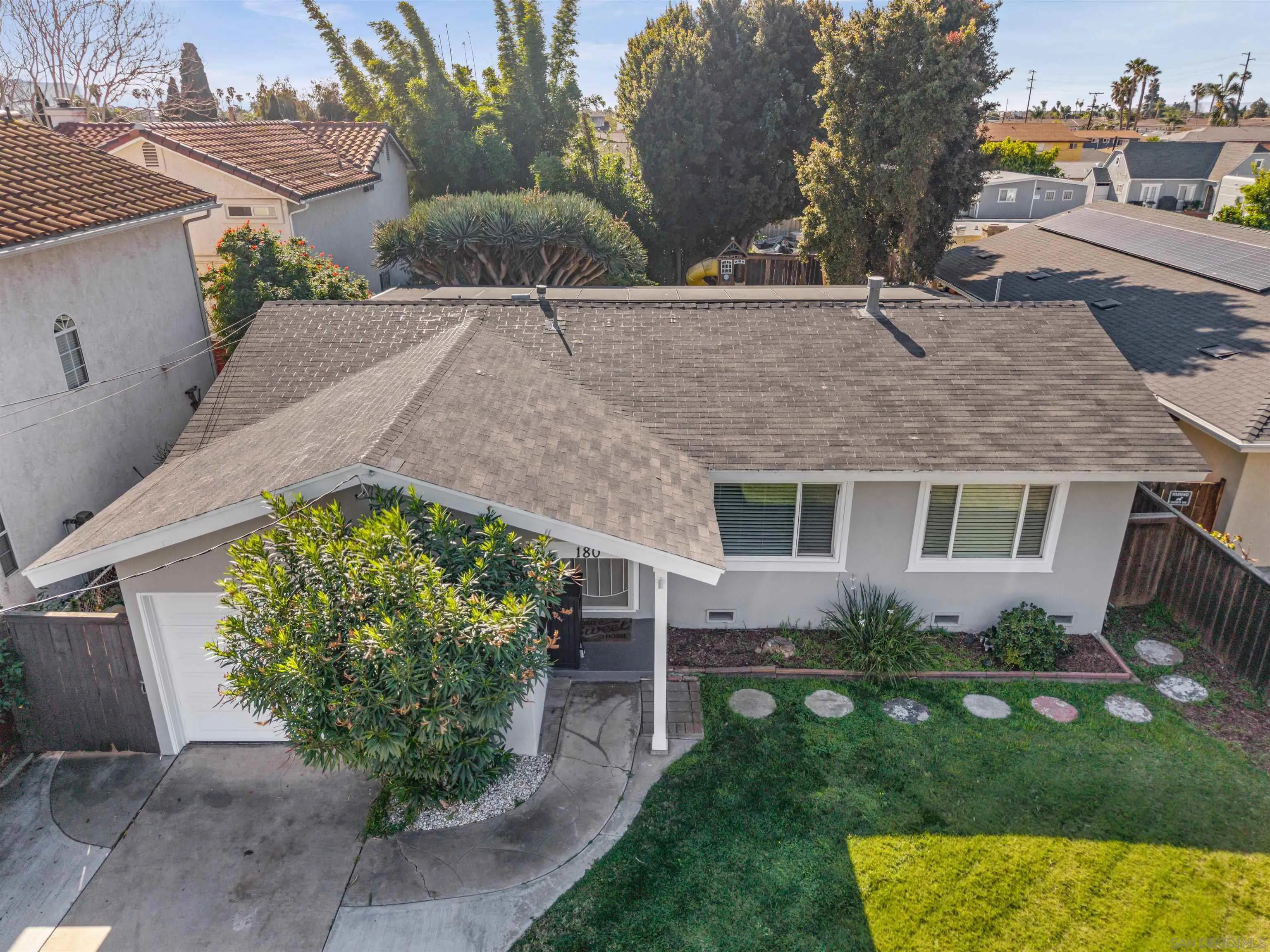 https://cdn.realtyfeed.com/cdn/127/260008093/50ed55ab639f9698bd815aebb656bd51.webp