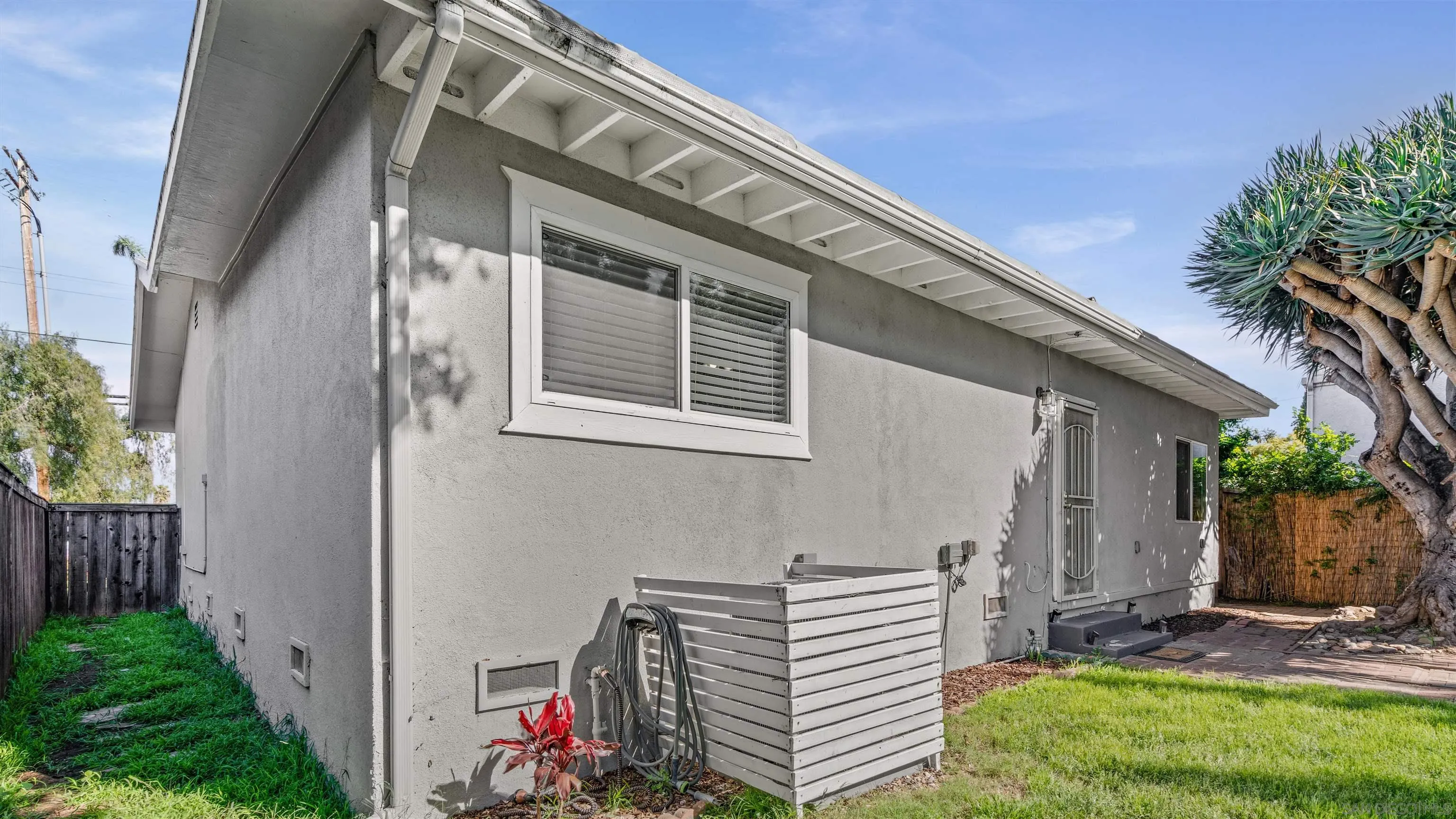 https://cdn.realtyfeed.com/cdn/127/260008093/6c529c38588182f5f6356be8ad6f4db3.webp