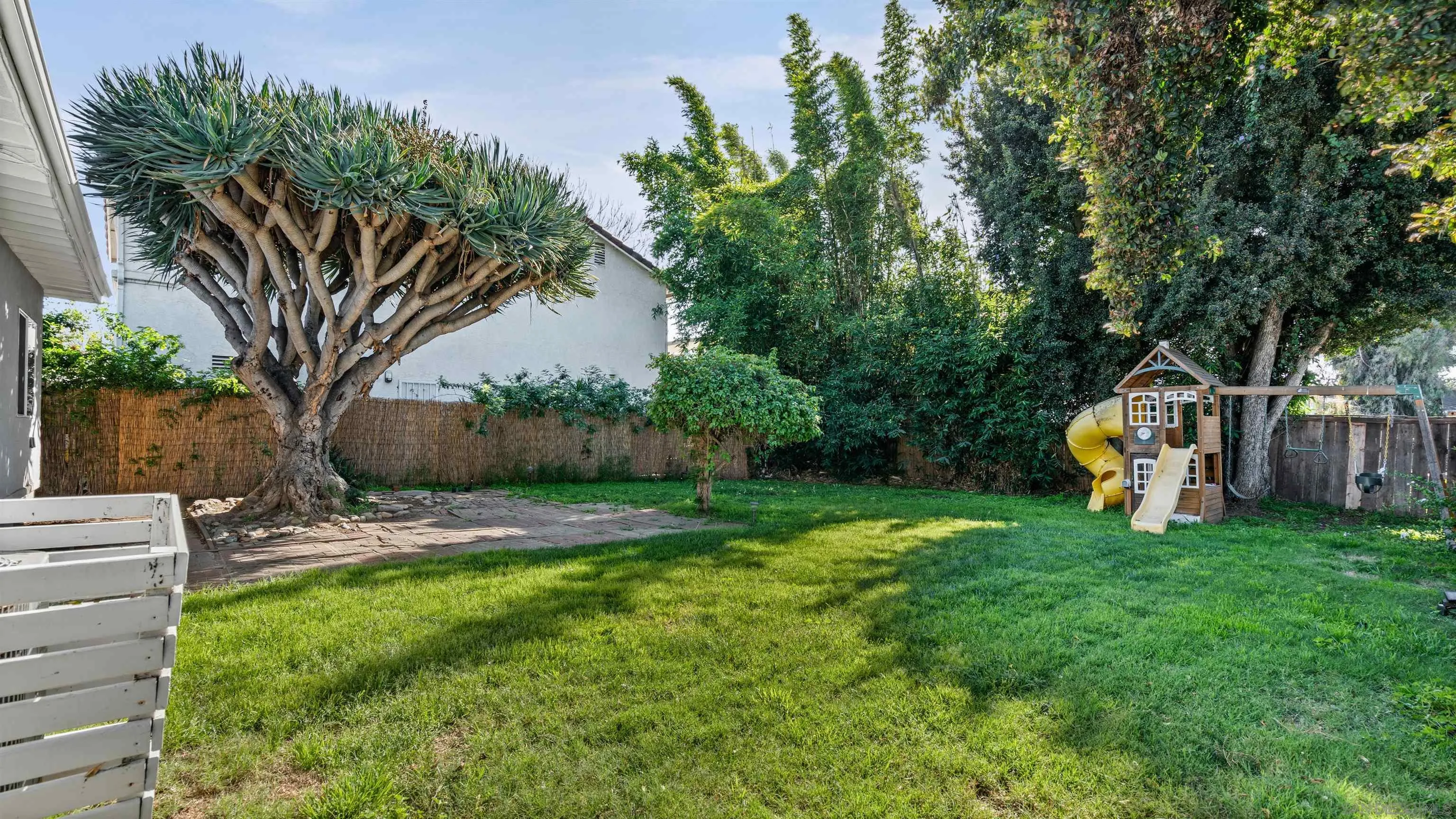 https://cdn.realtyfeed.com/cdn/127/260008093/d55ab0cd235d48f9ef11c5586fe90fe5.webp