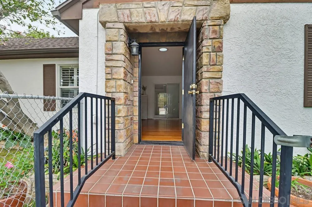 https://cdn.realtyfeed.com/cdn/127/260008095/429b5c5f70dae9c2fd1feb058c48105d.webp