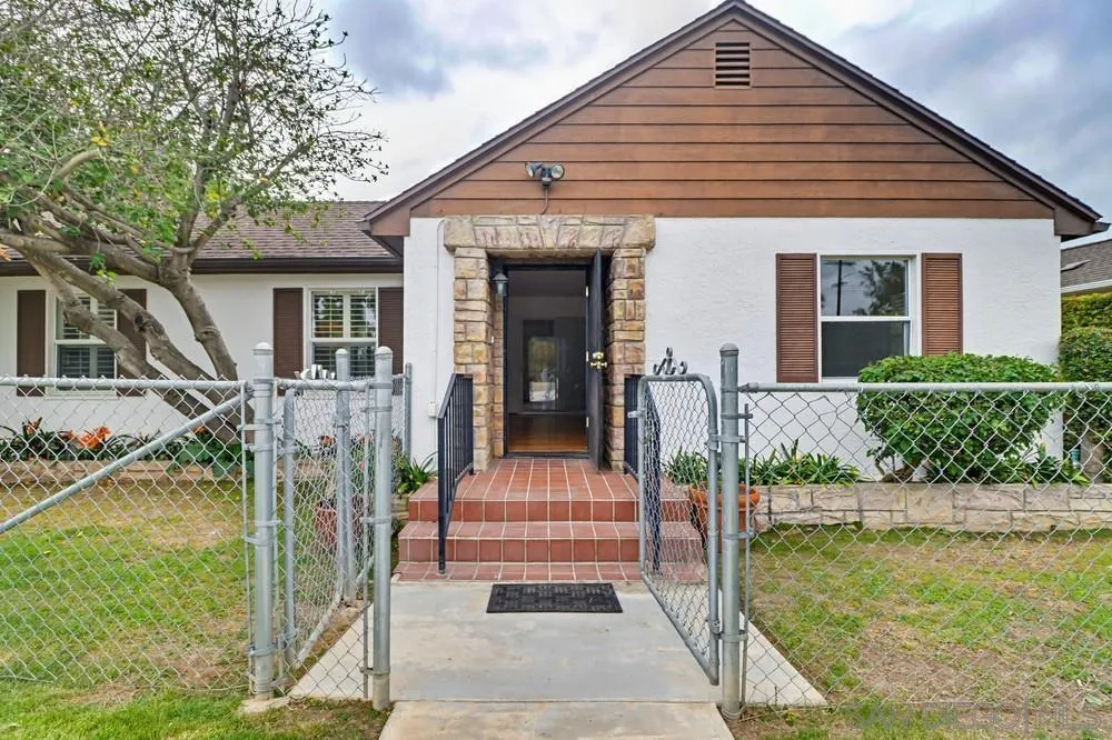 https://cdn.realtyfeed.com/cdn/127/260008095/ace785c70cc911e76466e43c1c7aa97d.webp
