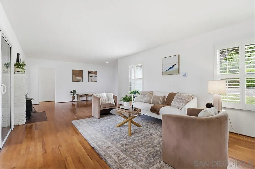 https://cdn.realtyfeed.com/cdn/127/260008095/fa8f9f54264802d193ac370405c5cd88.webp
