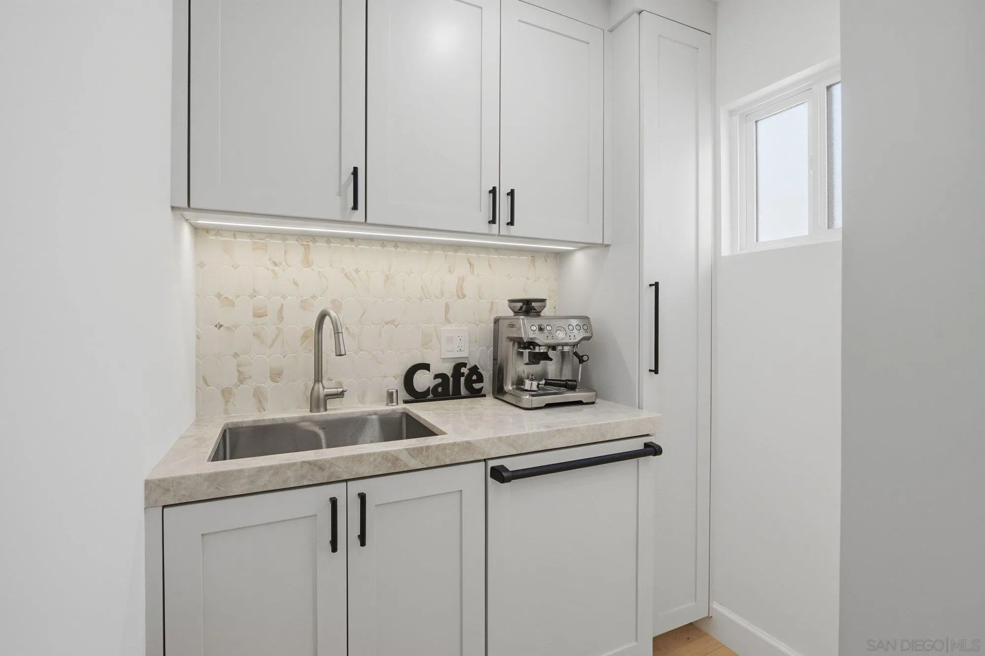 https://cdn.realtyfeed.com/cdn/127/260008097/3f52804eb19b20e93c34ebb1dbef1430.webp