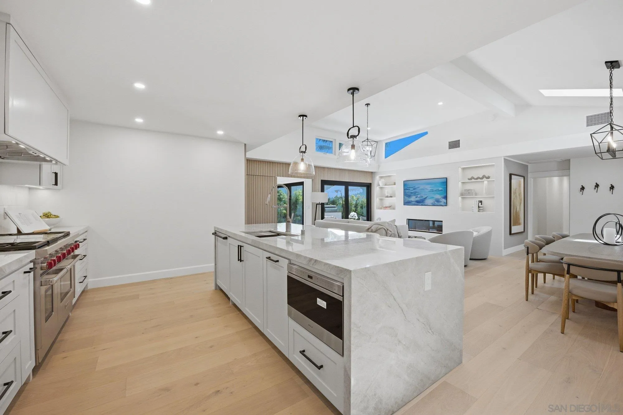 https://cdn.realtyfeed.com/cdn/127/260008097/a0bf6dd487a6cd946ce58564cff12a44.webp