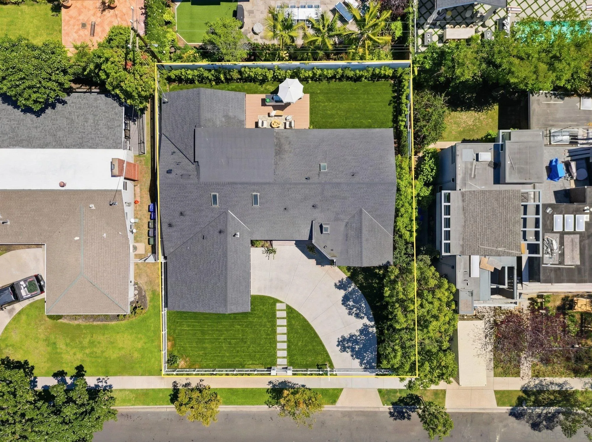 https://cdn.realtyfeed.com/cdn/127/260008097/afb9ff5130ac41041c97e31ad3d128de.webp
