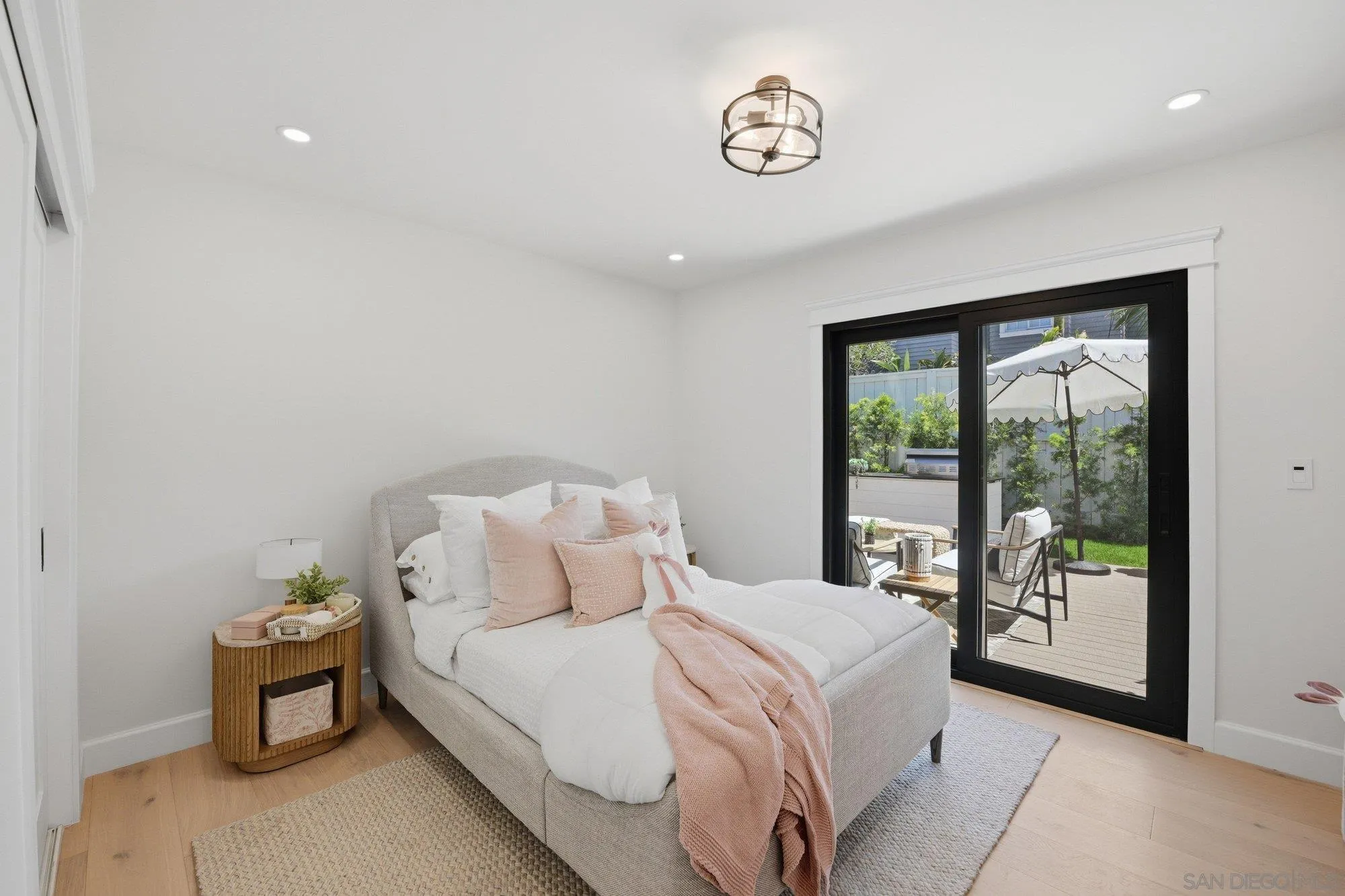 https://cdn.realtyfeed.com/cdn/127/260008097/da6fdaae94703a9ce9a6eea235eed126.webp