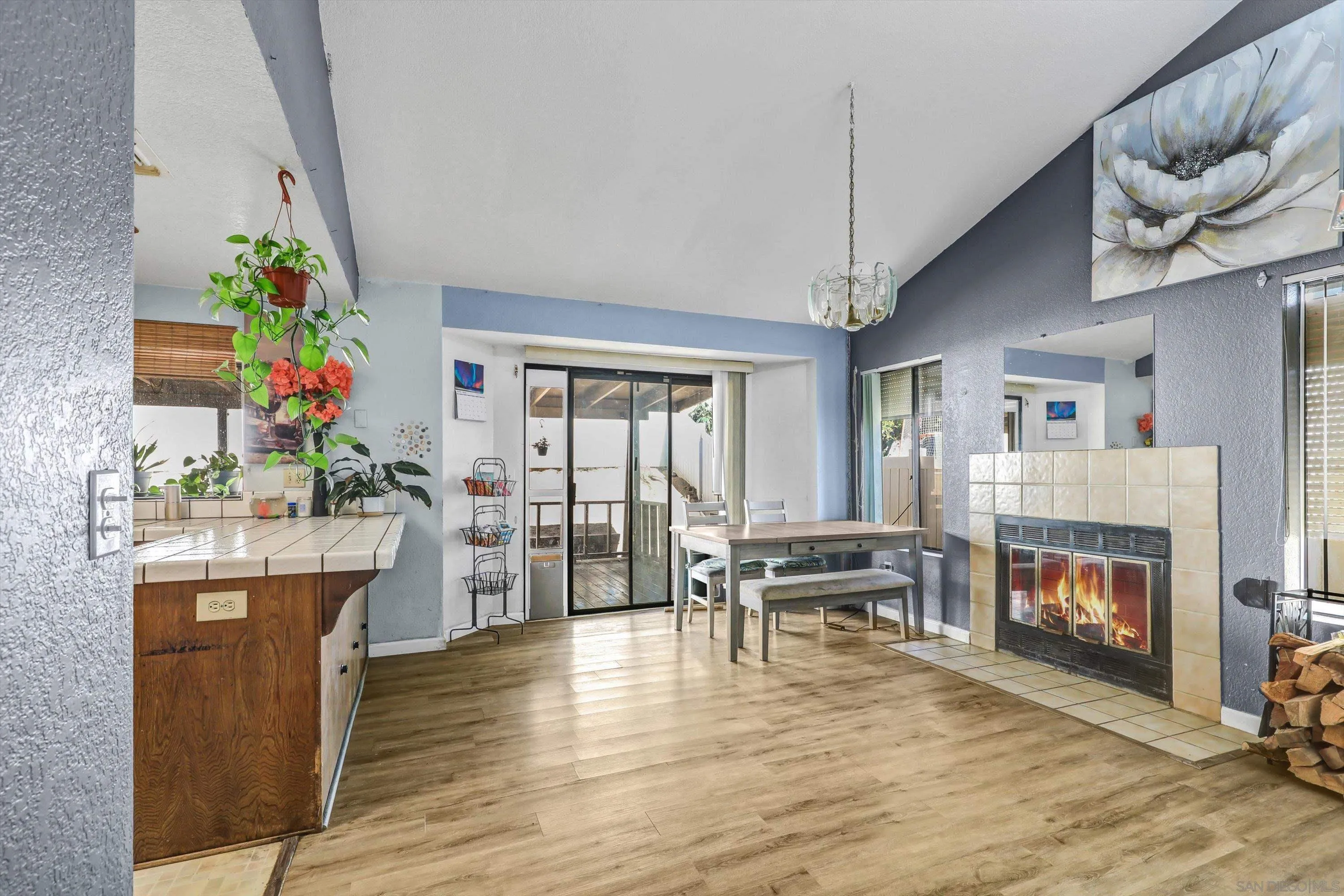 https://cdn.realtyfeed.com/cdn/127/260008098/efad6762c0af88efb68eabd57516e234.webp