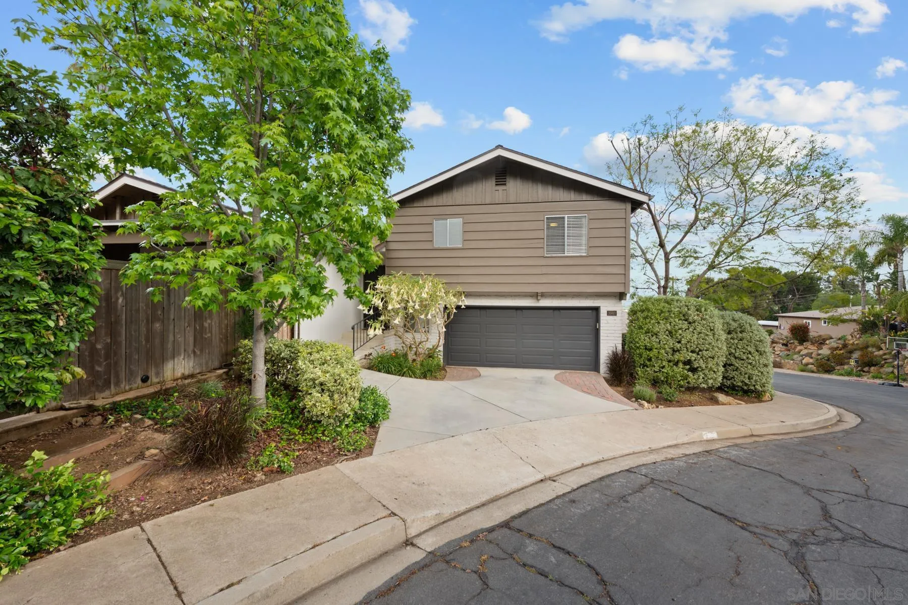 https://cdn.realtyfeed.com/cdn/127/260008101/343bc28e307414d750a4f0b3c1dad1f1.webp