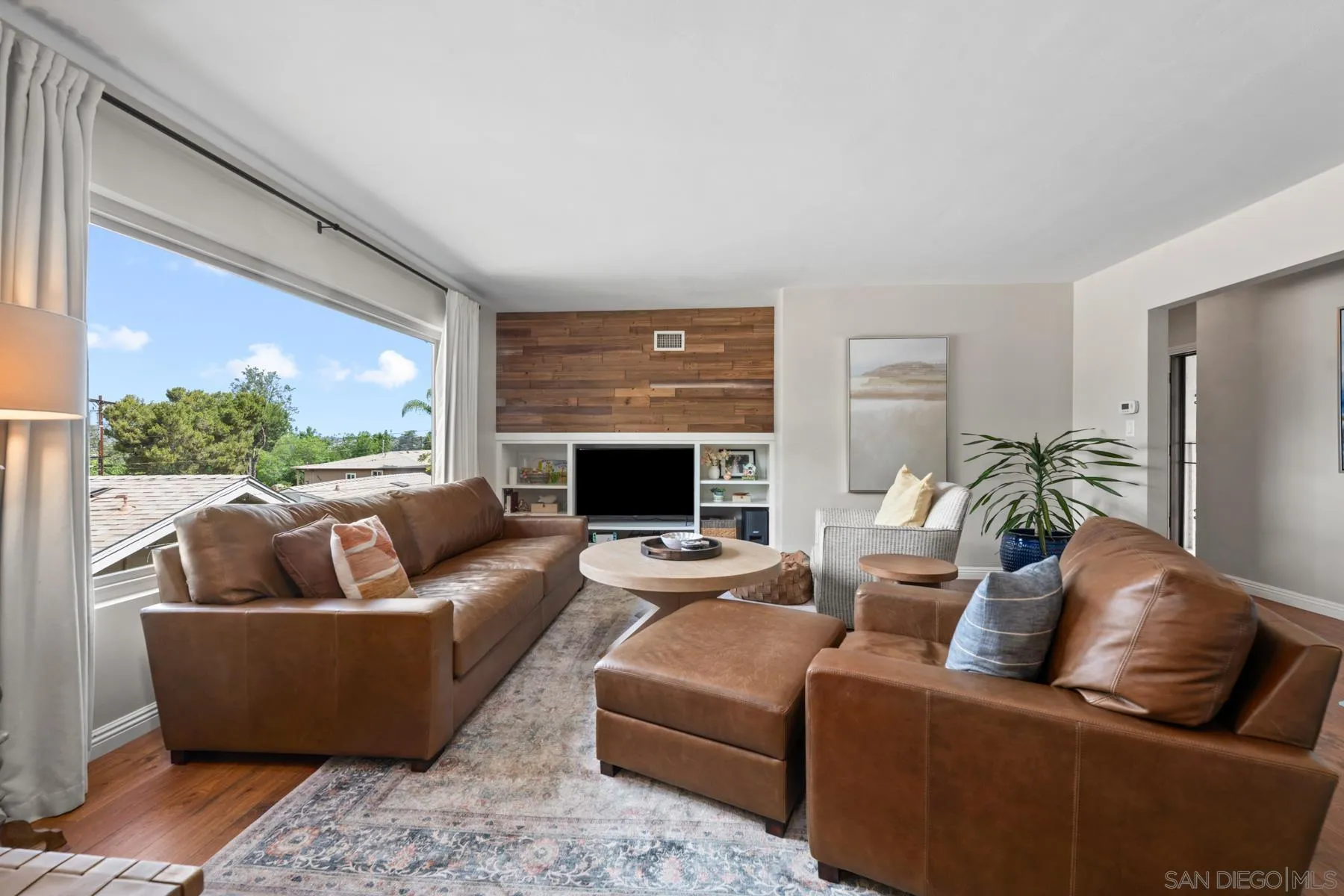 https://cdn.realtyfeed.com/cdn/127/260008101/44f5a2abd8ee8829e3570adb46def9e8.webp