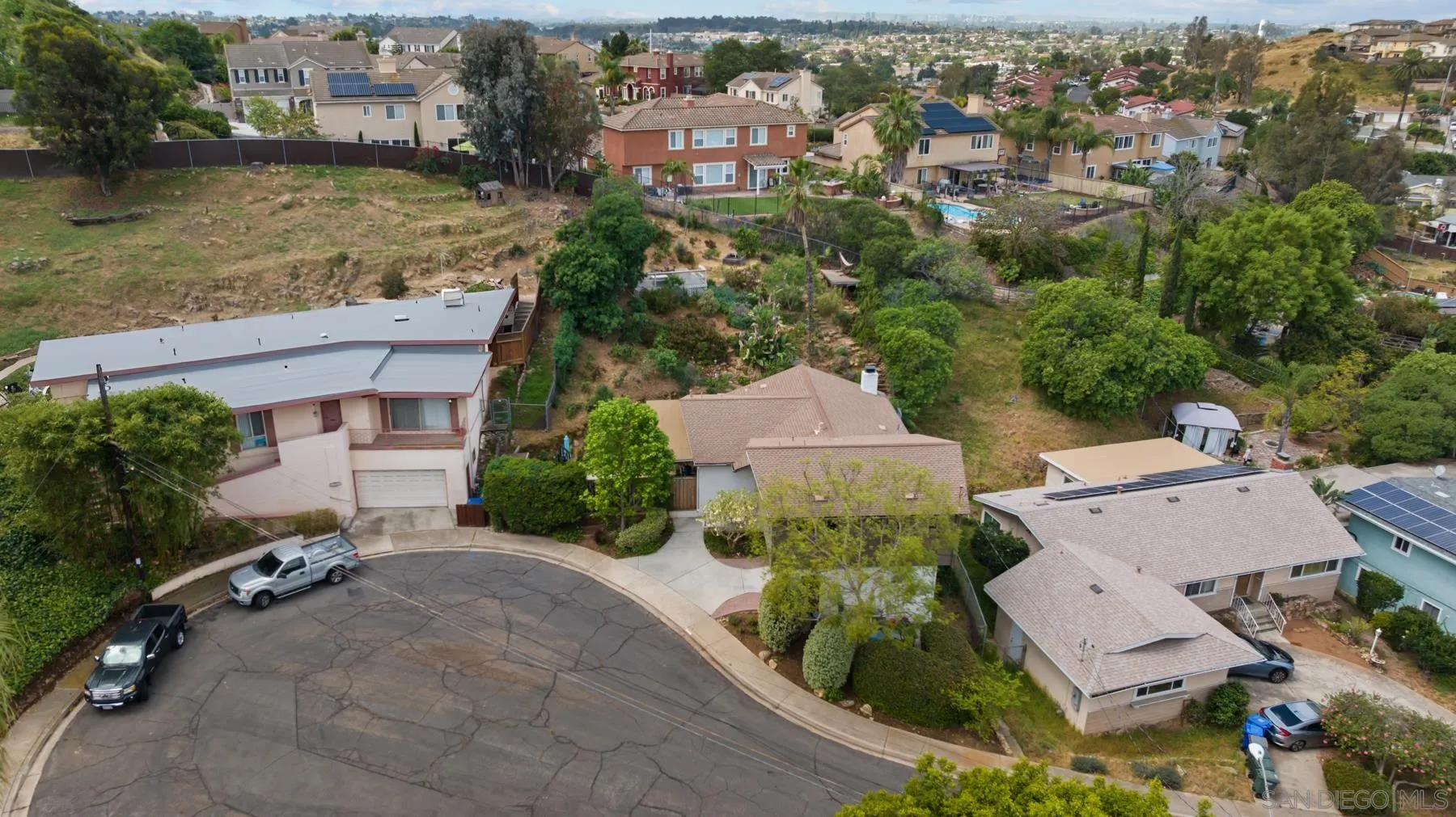 https://cdn.realtyfeed.com/cdn/127/260008101/62d320fd35bedd7549c773ad17940c40.webp