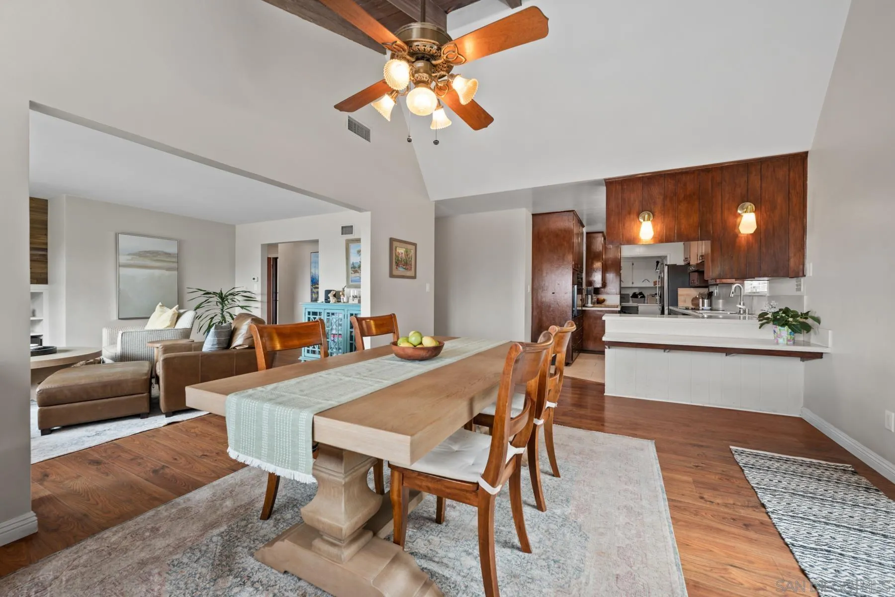 https://cdn.realtyfeed.com/cdn/127/260008101/93234841692c2fdc051c727cb097e7fa.webp