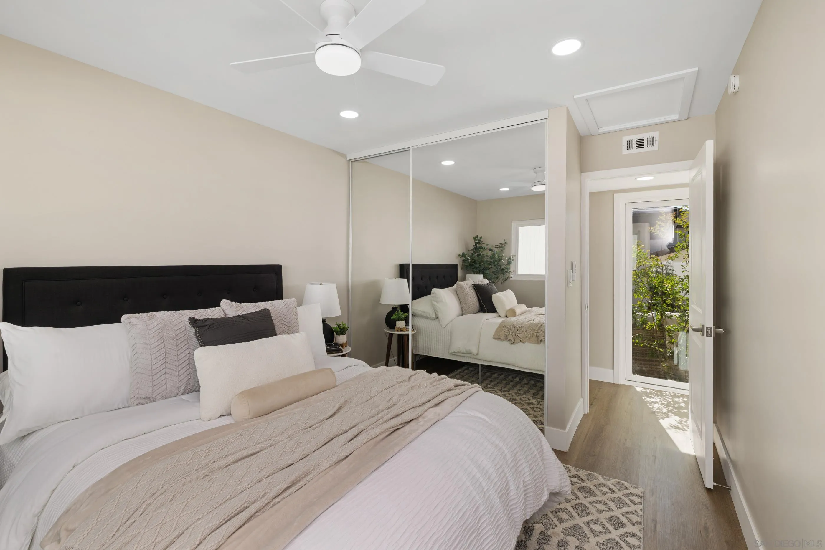 https://cdn.realtyfeed.com/cdn/127/260008104/06c0ea48b00a935e4d559f4ffe977085.webp